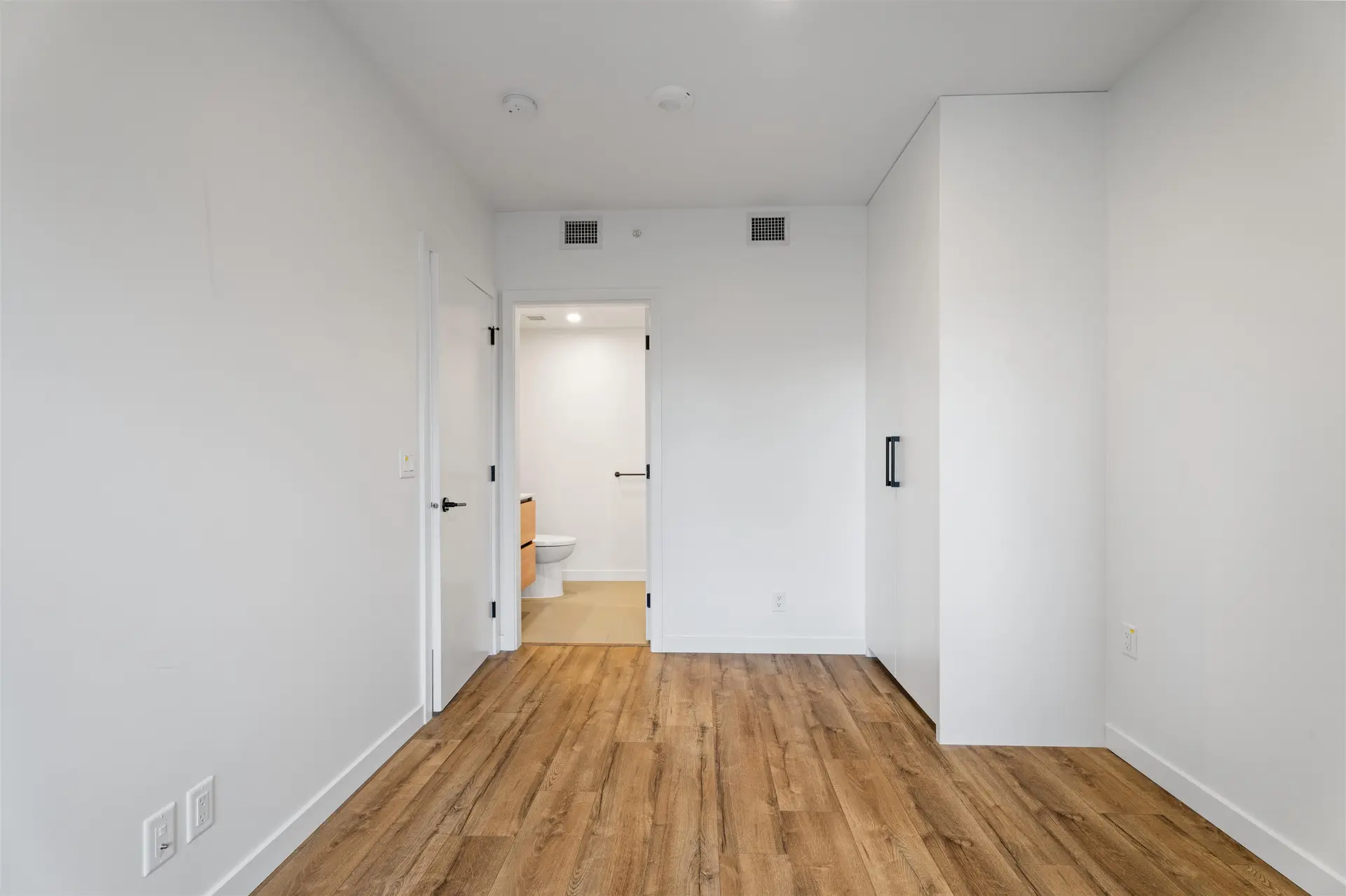 #1409 10448 University Drive - Image 11