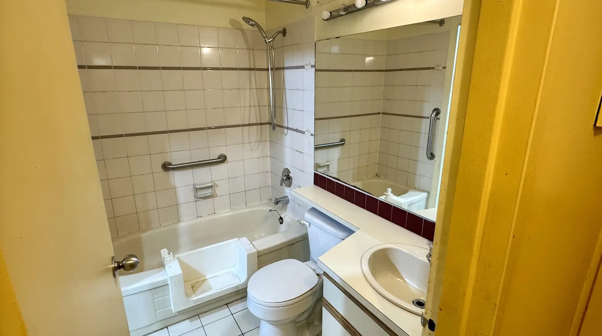 #403 1010 Chilco Street - Image 4