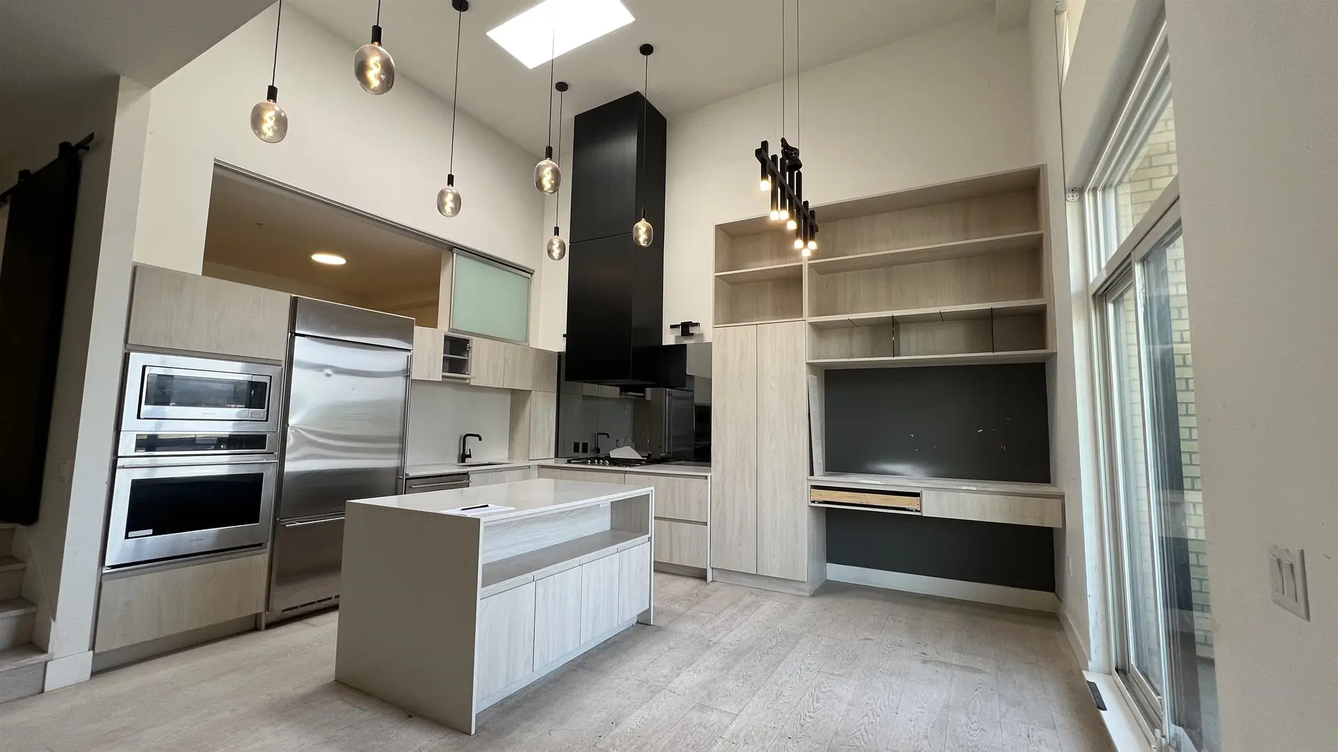 #401 300 Salter Street - Image 4
