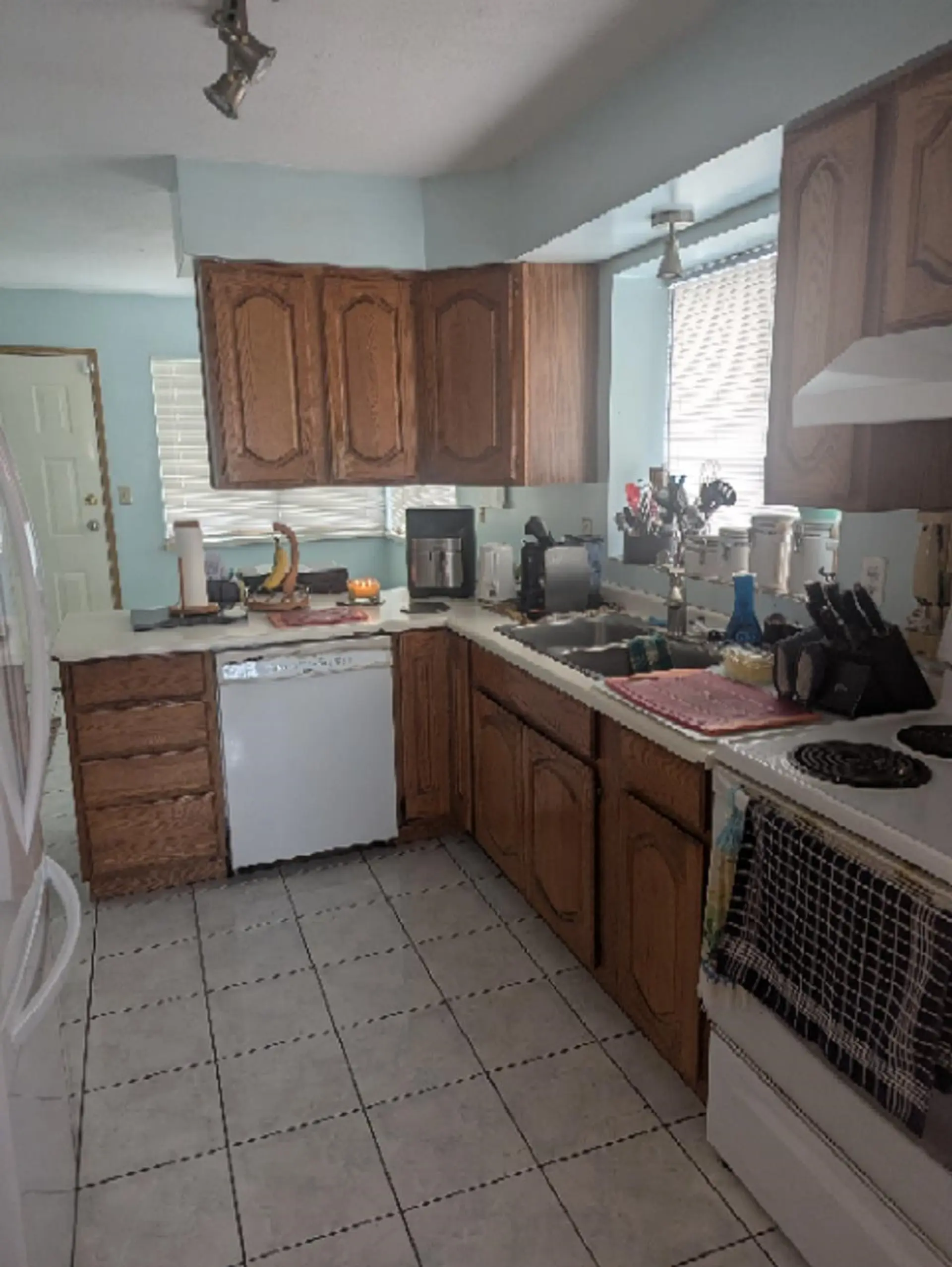 22964 Reid Avenue - Image 2