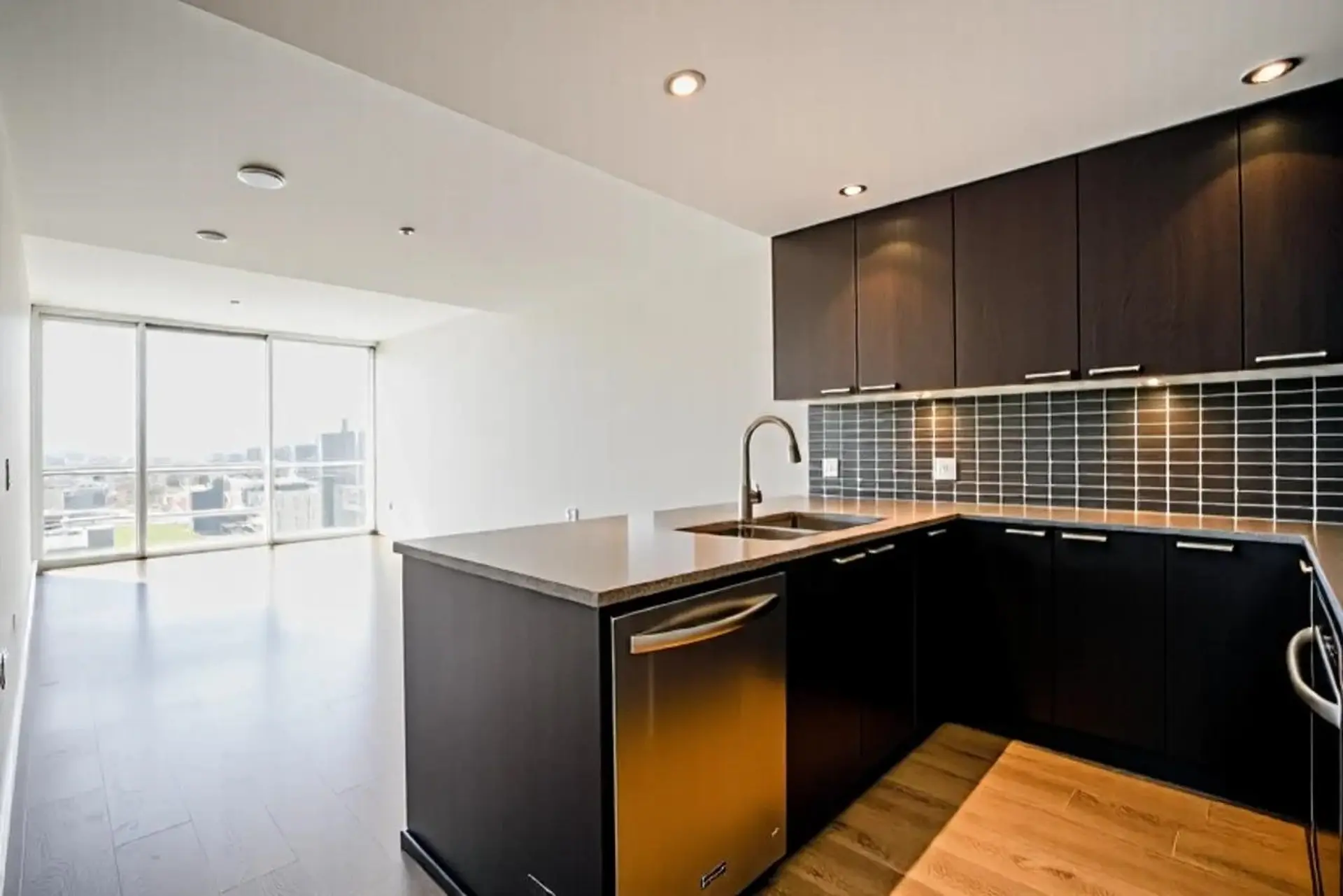 Property at #3505 2975 ATLANTIC AVENUE, Coquitlam, BC