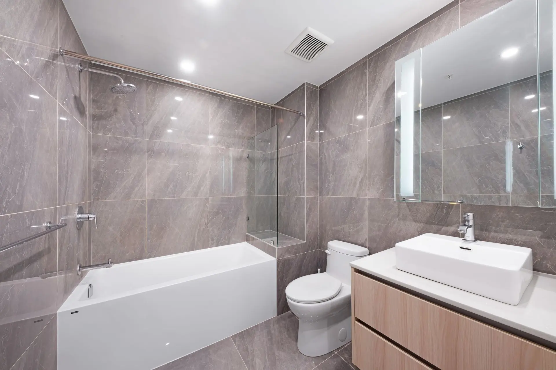 #1407 5311 Goring Street - Image 6