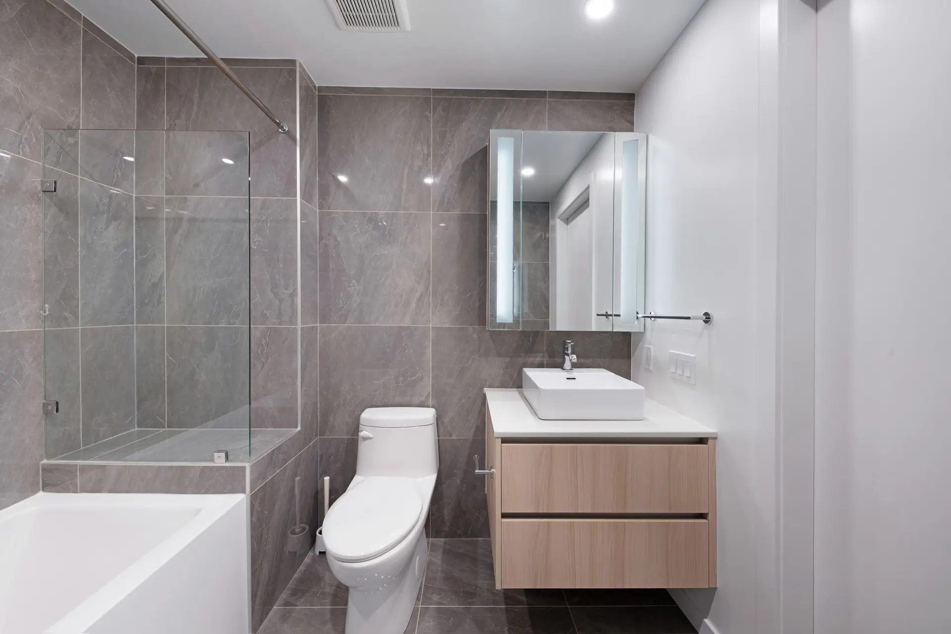 #1407 5311 Goring Street - Image 7