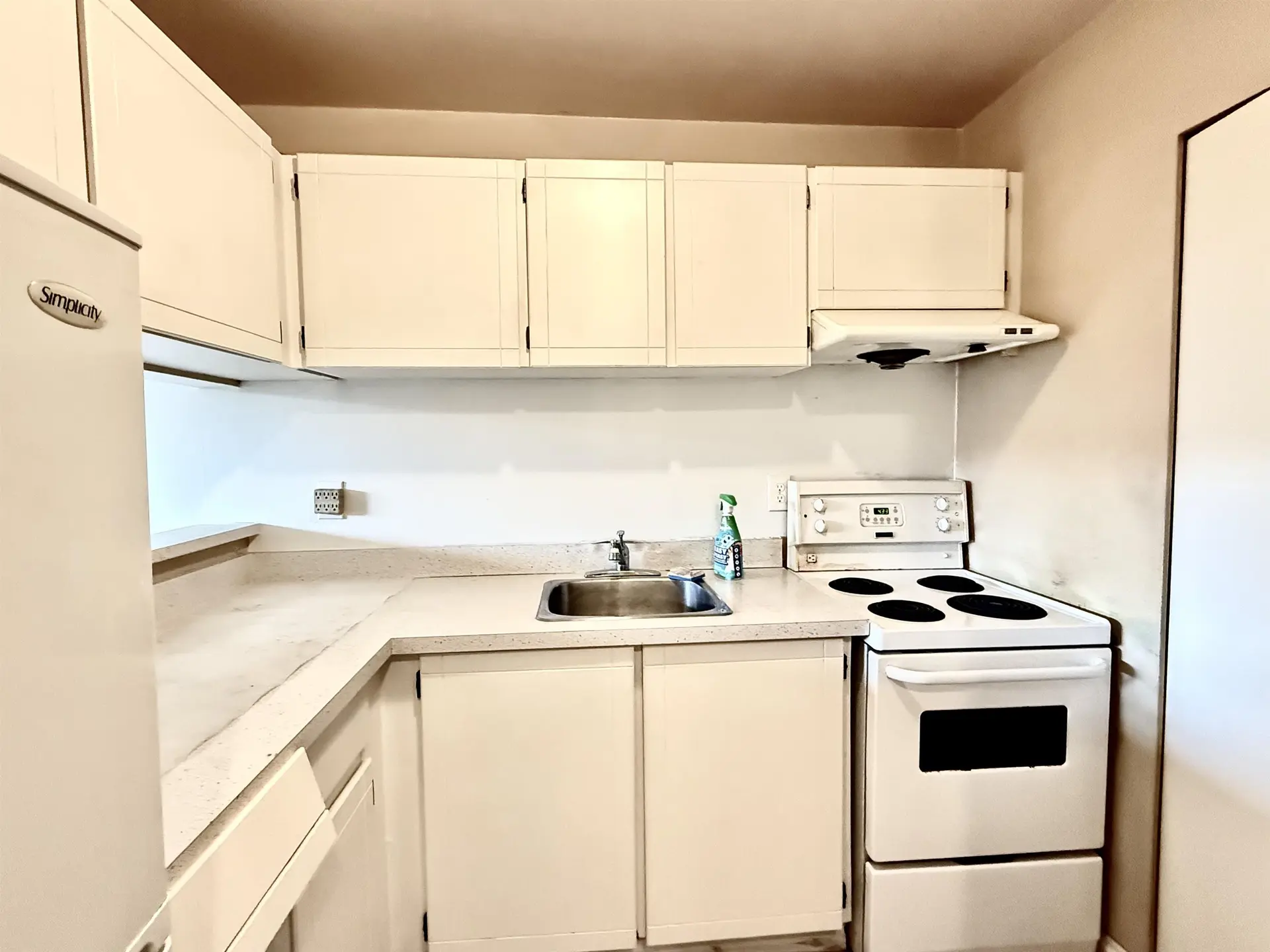#217 8120 Colonial Drive - Image 6