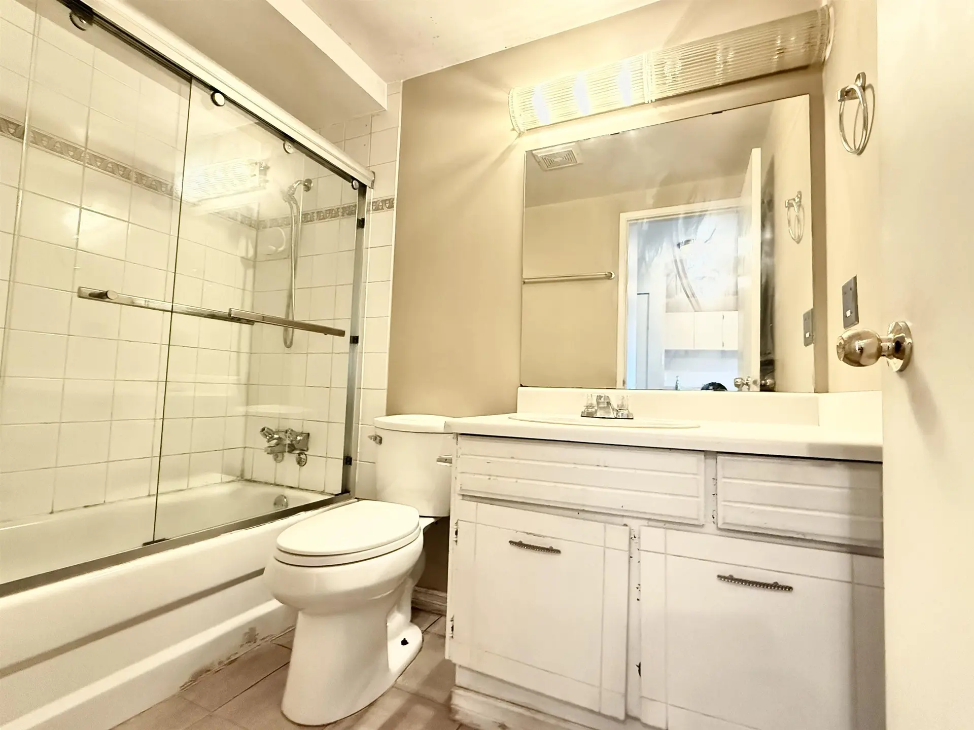 #217 8120 Colonial Drive - Image 13