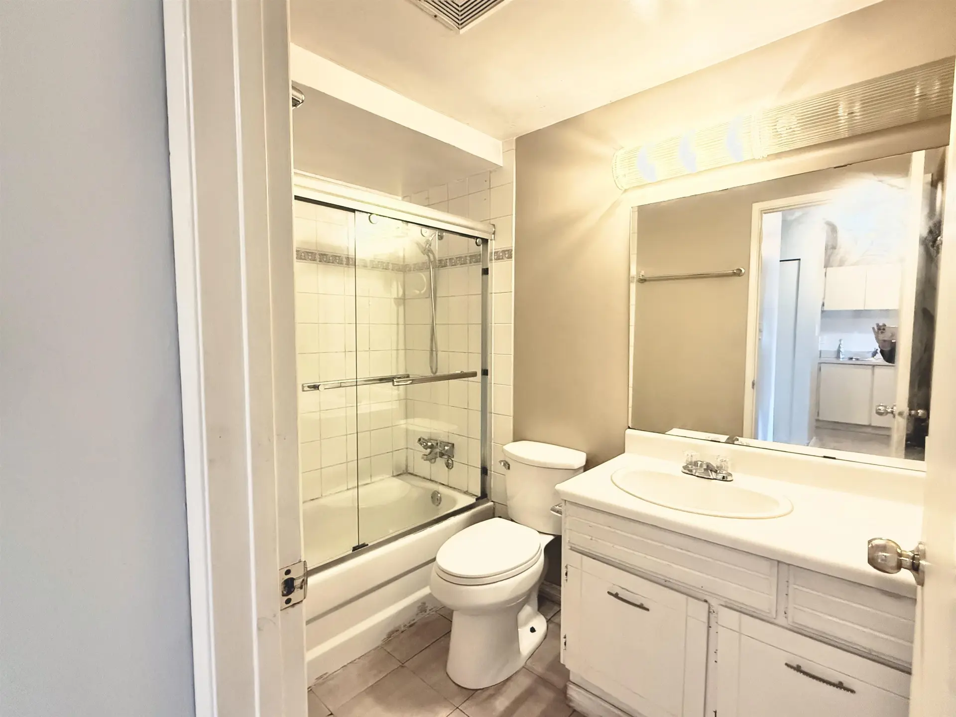 #217 8120 Colonial Drive - Image 14