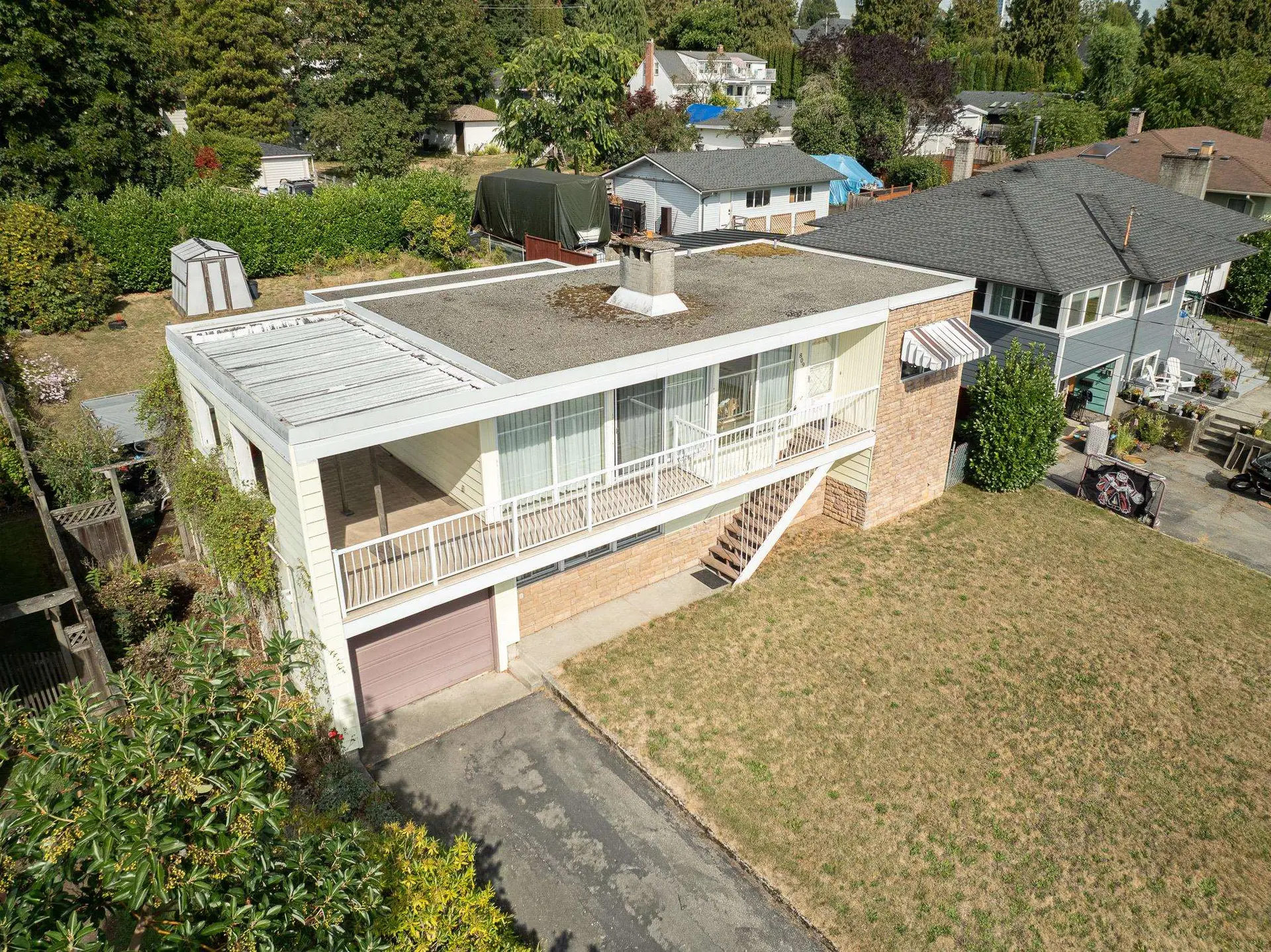 809 Shaw Avenue - Image 2