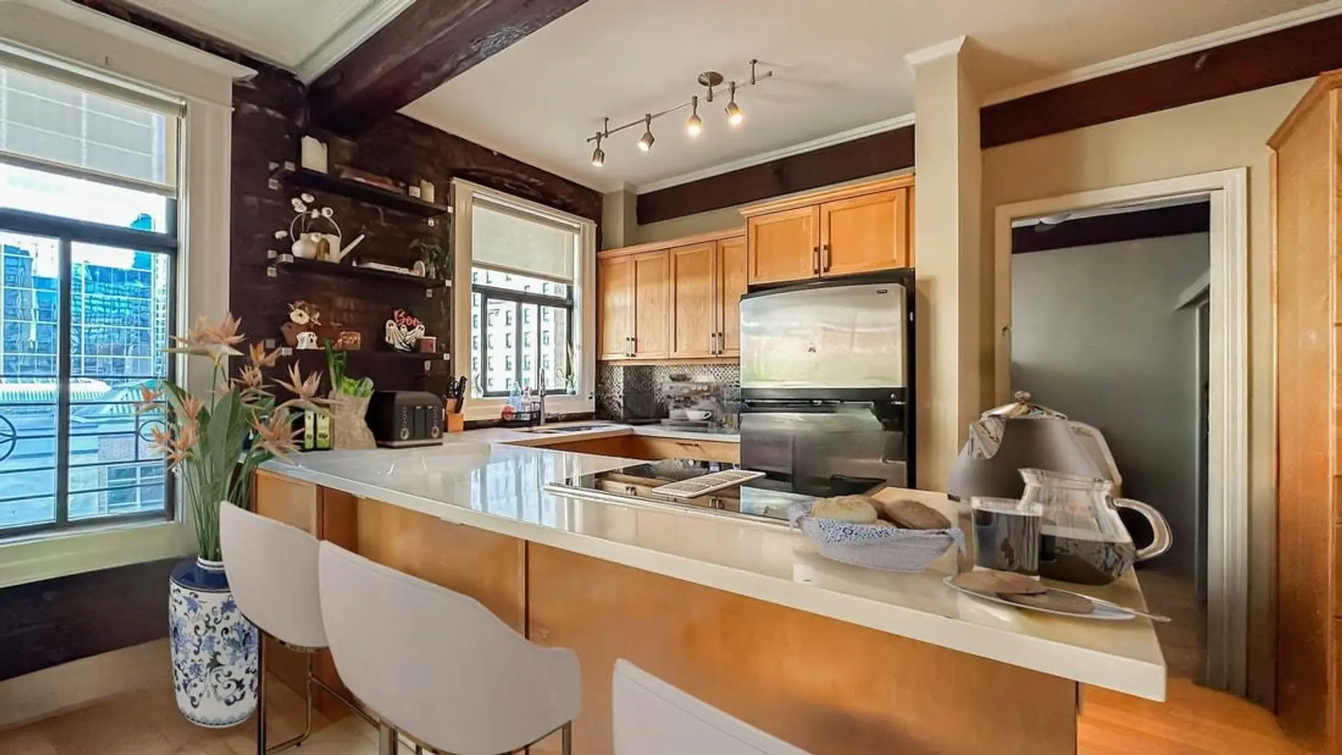 #64 777 Burrard Street - Image 3