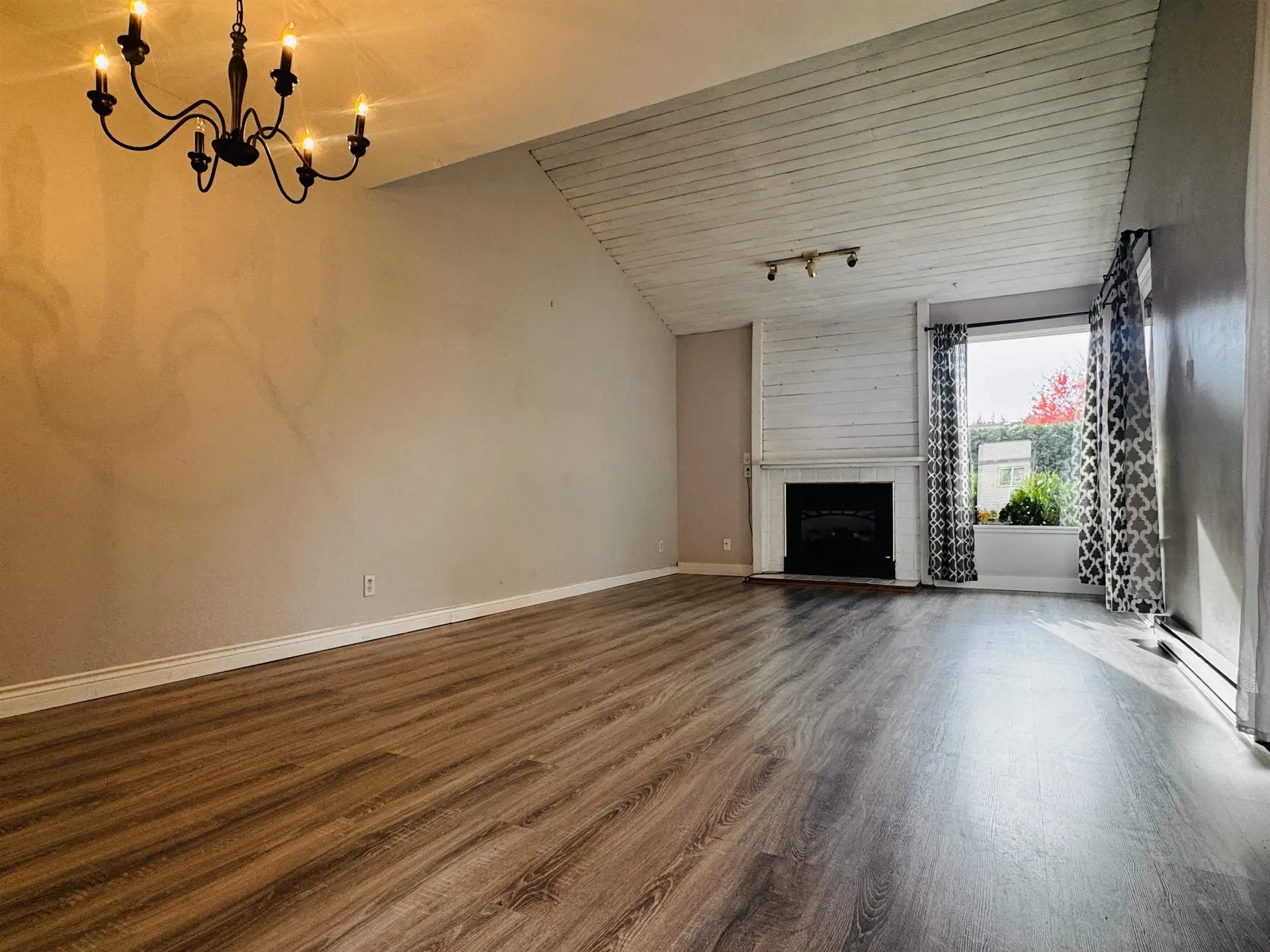 6211 W Greenside Drive - Image 3