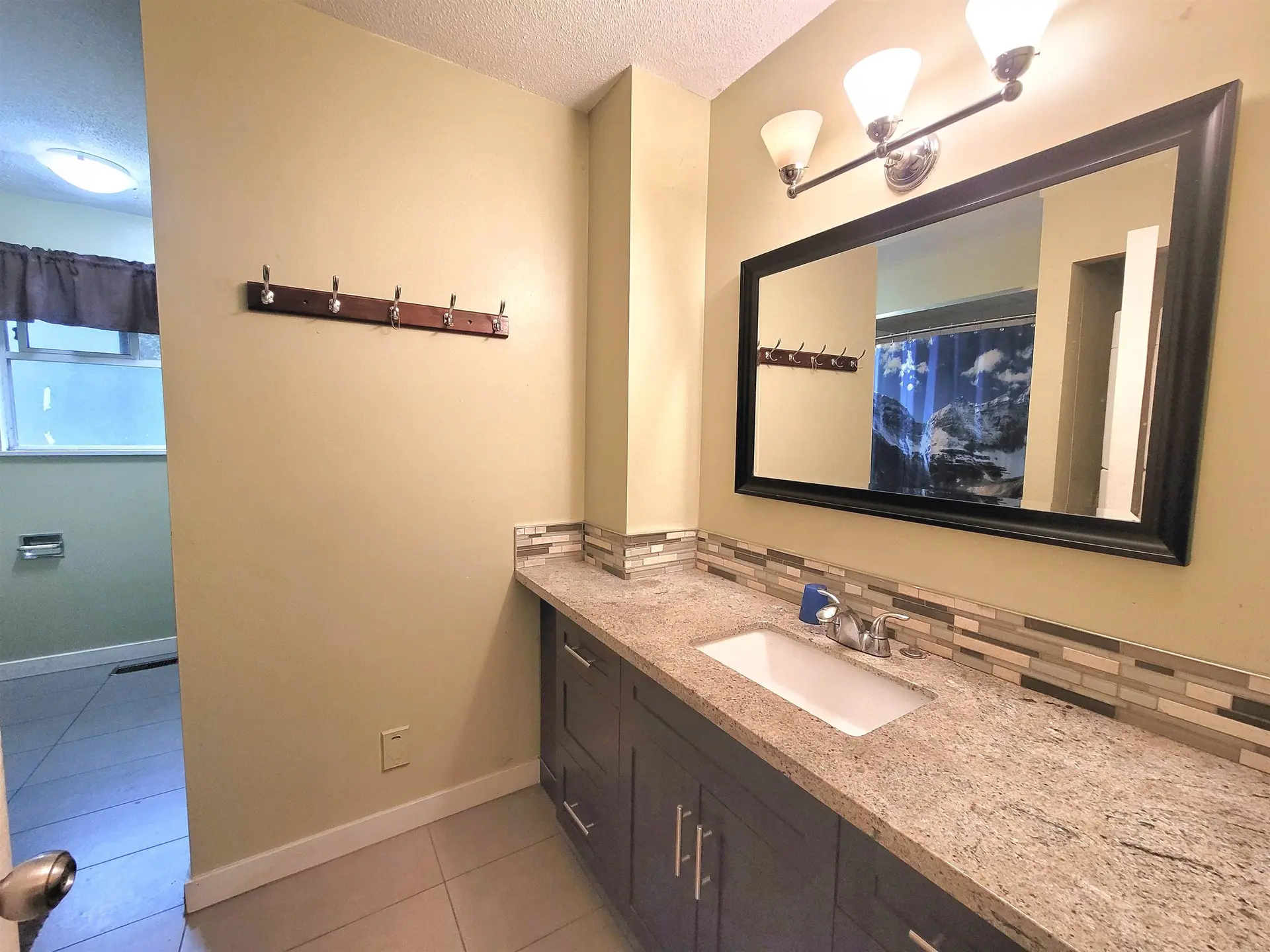5685 Forest Street - Image 12