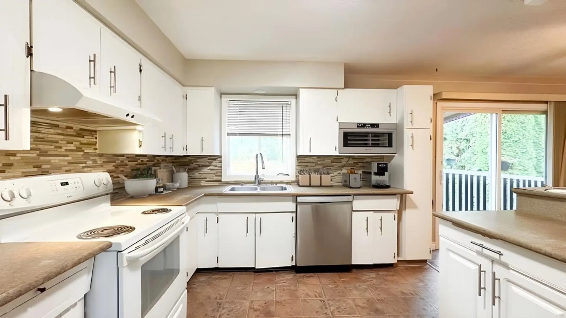 6060 Glenmore Drive - Image 5