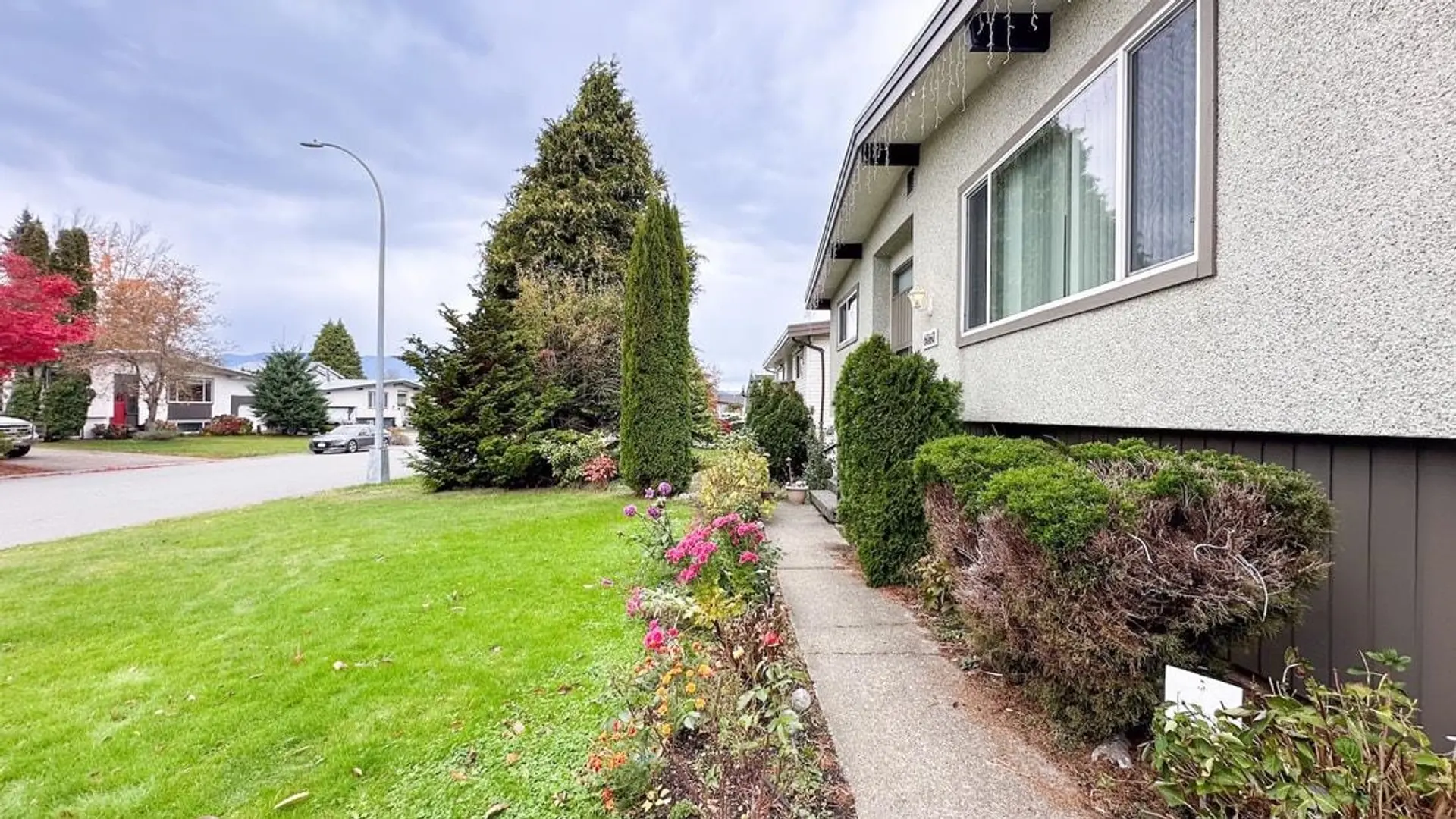 6060 Glenmore Drive - Image 9