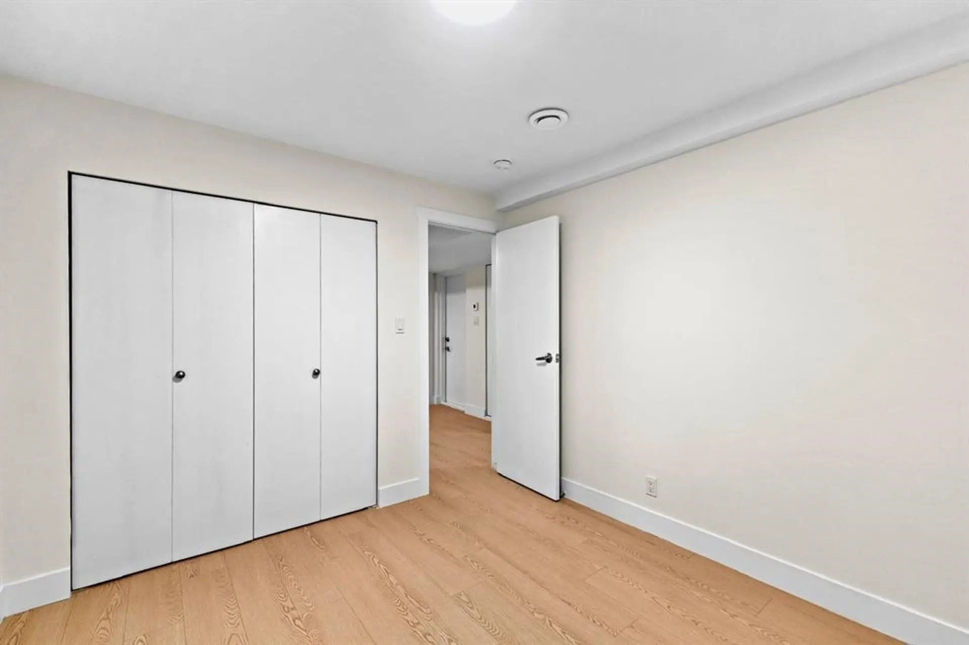 11633 87a Avenue - Image 12