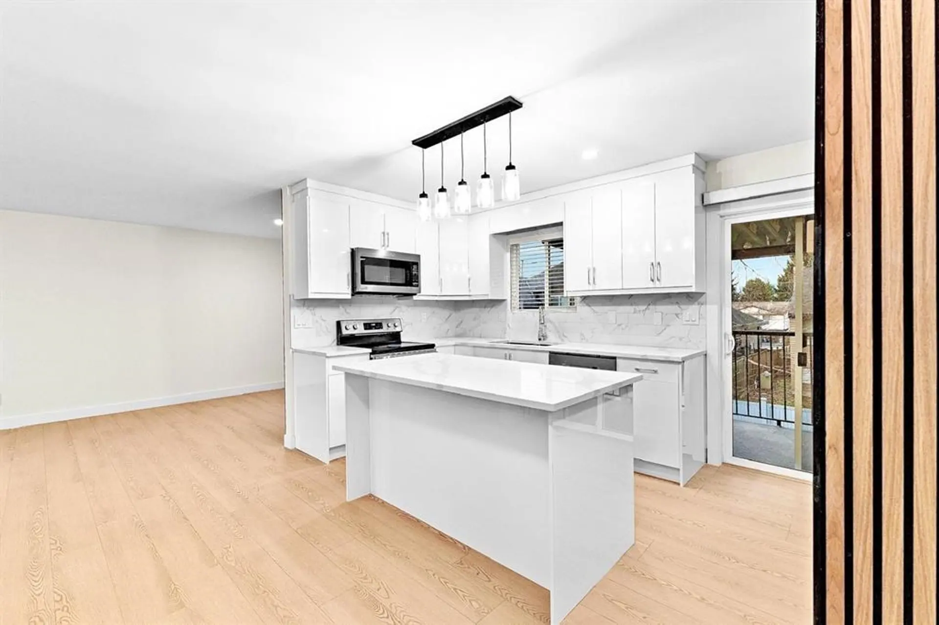 11633 87a Avenue - Image 3