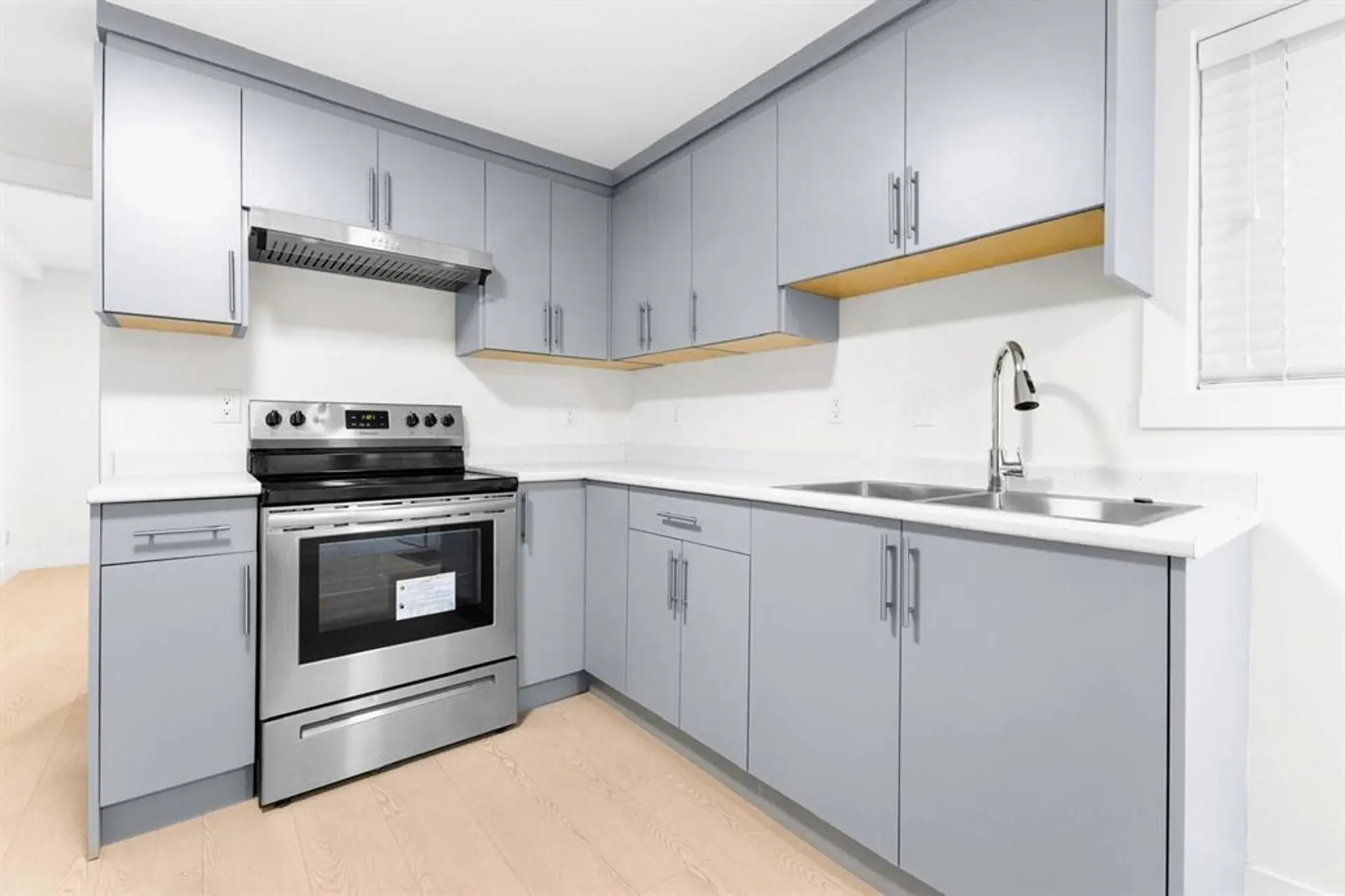 11633 87a Avenue - Image 4