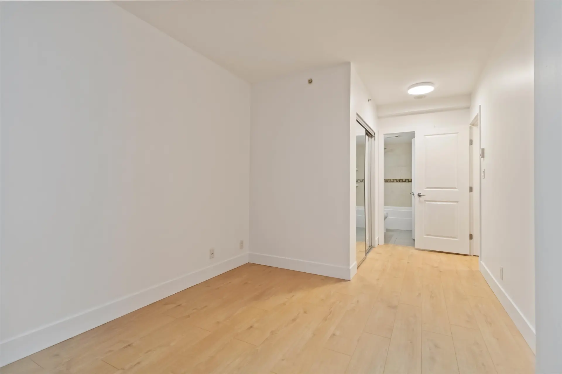 #1003 892 Carnarvon Street - Image 8