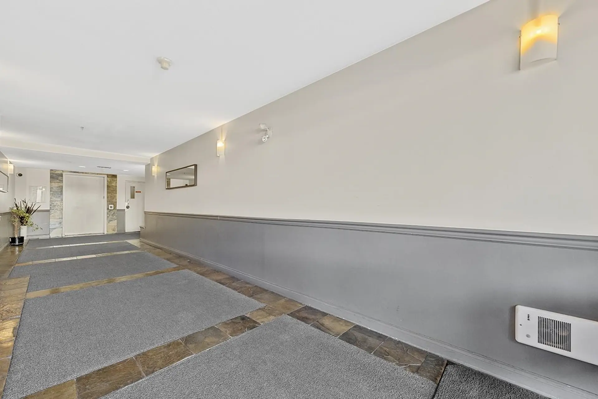 #211 868 Kingsway - Image 2