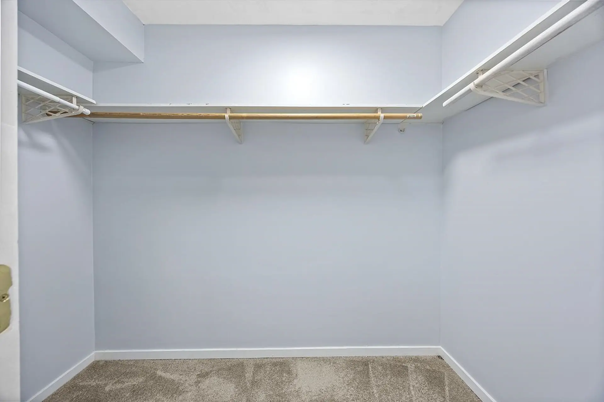 #211 868 Kingsway - Image 16