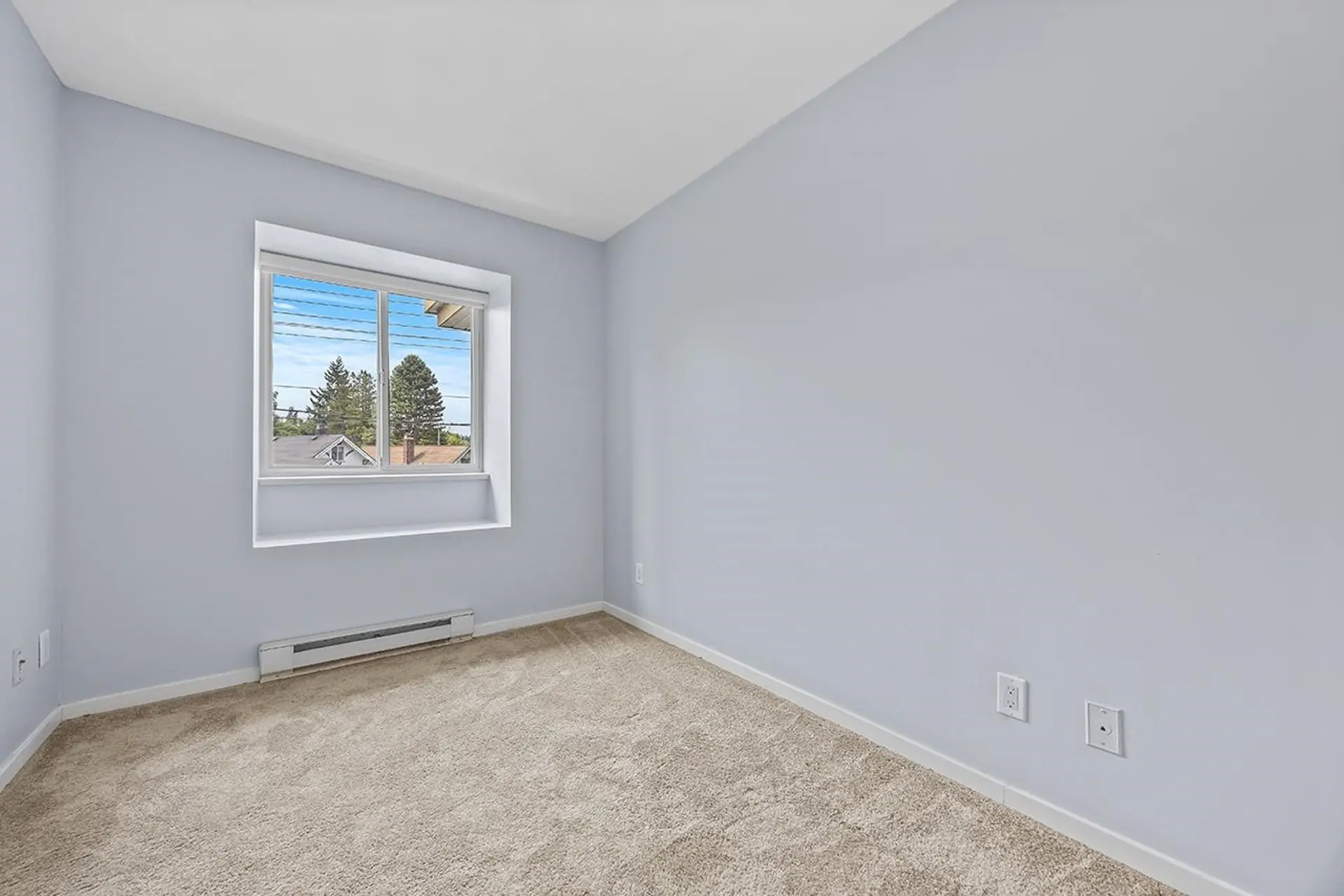 #211 868 Kingsway - Image 12