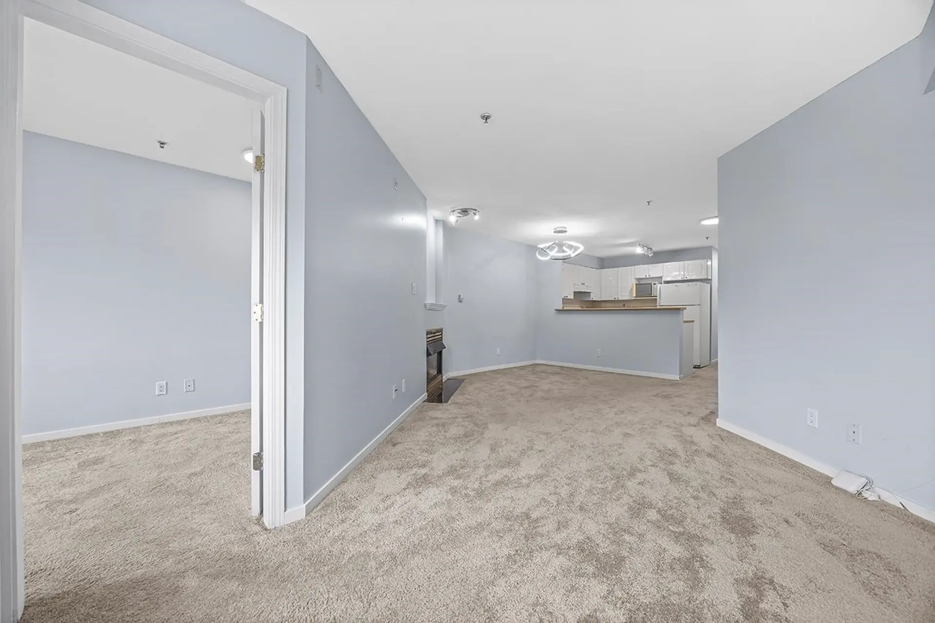 #211 868 Kingsway - Image 7
