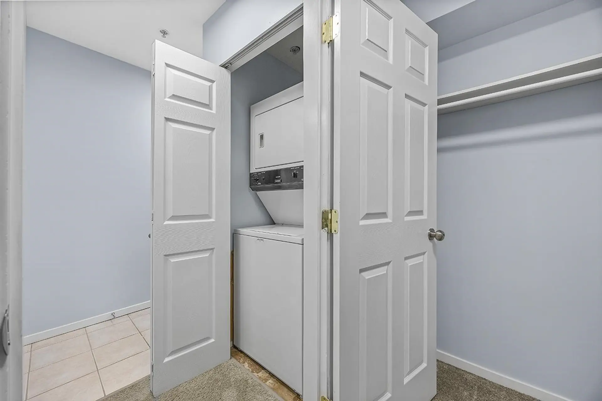 #211 868 Kingsway - Image 18