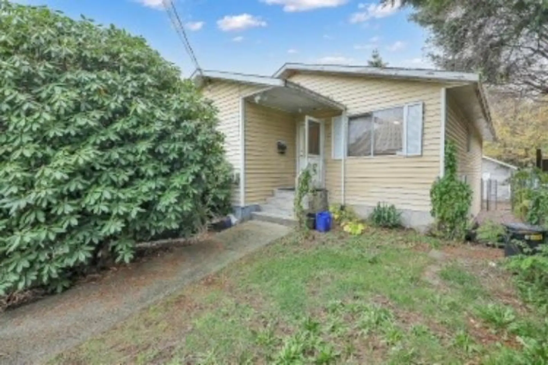 7381 Grand Street - Image 1