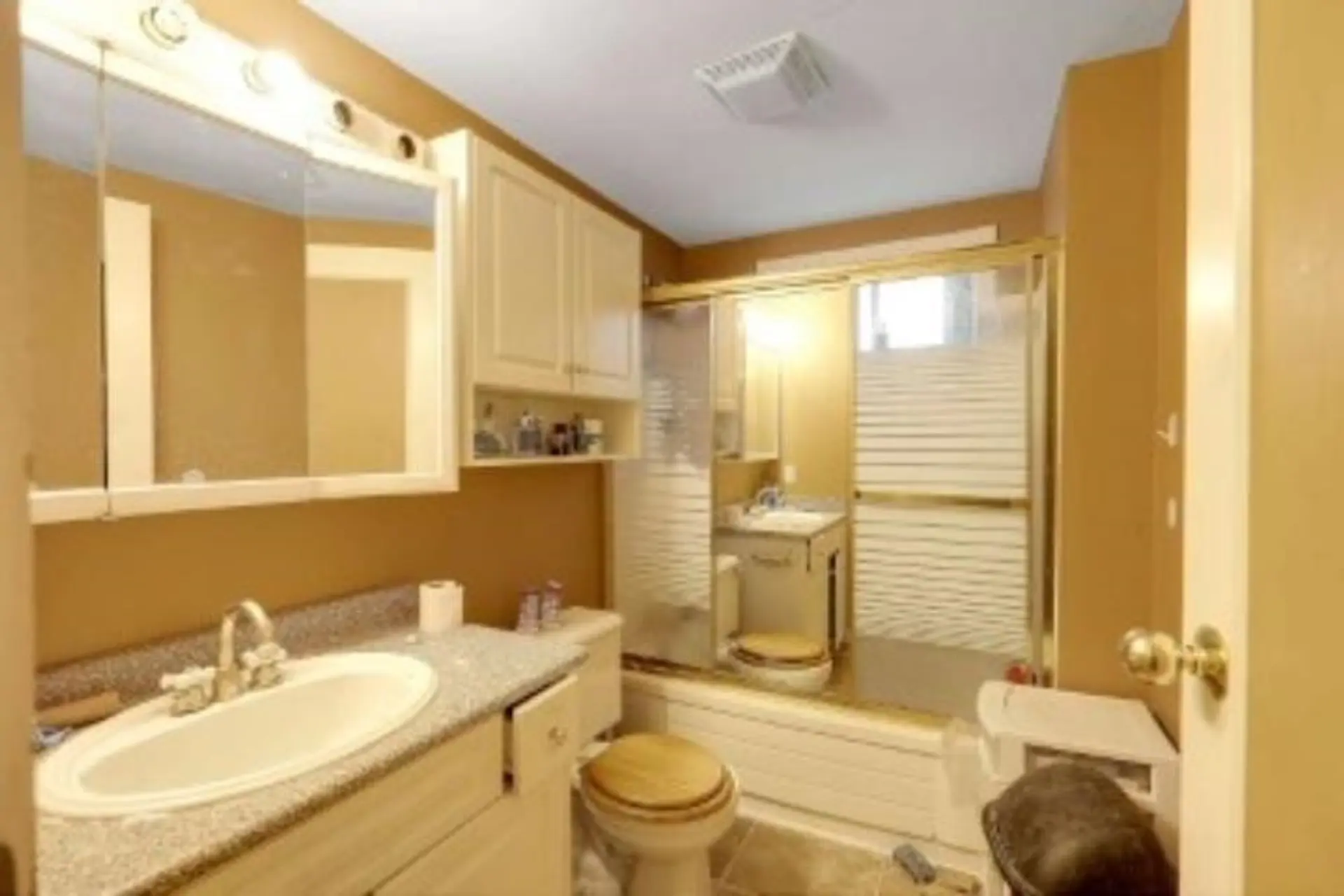 7381 Grand Street - Image 15