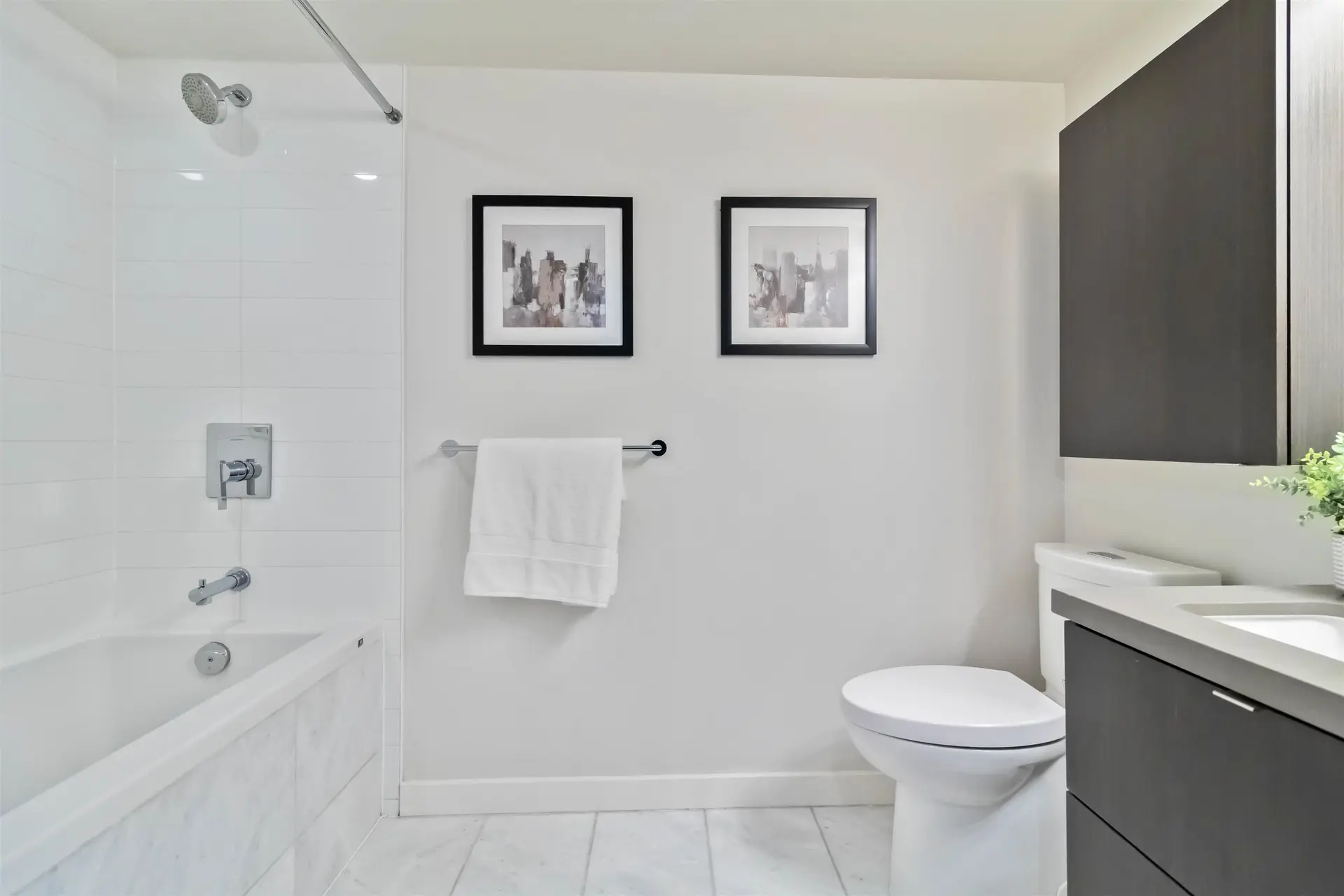 #601 8238 Lord Street - Image 7