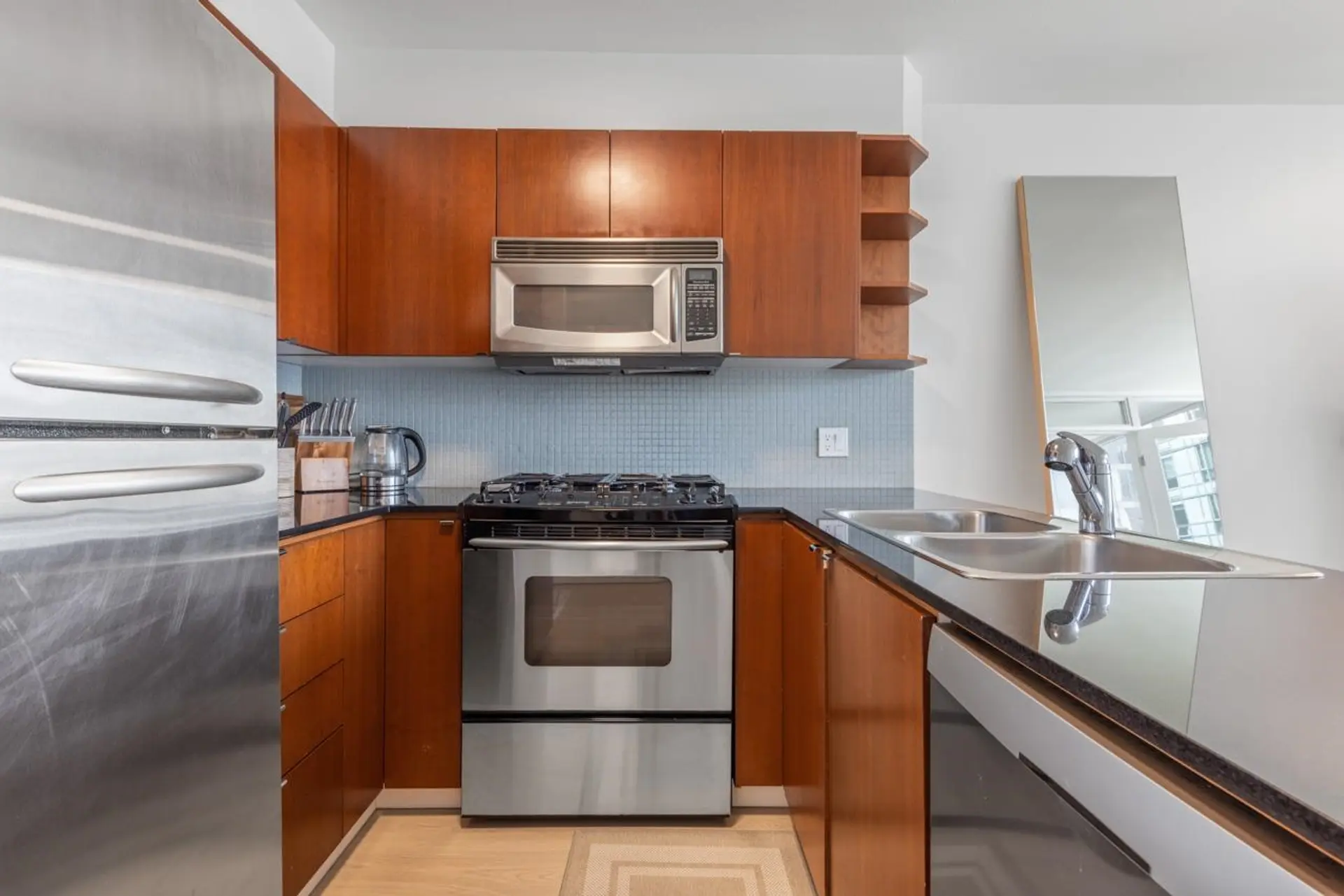 #1102 822 Seymour Street - Image 2