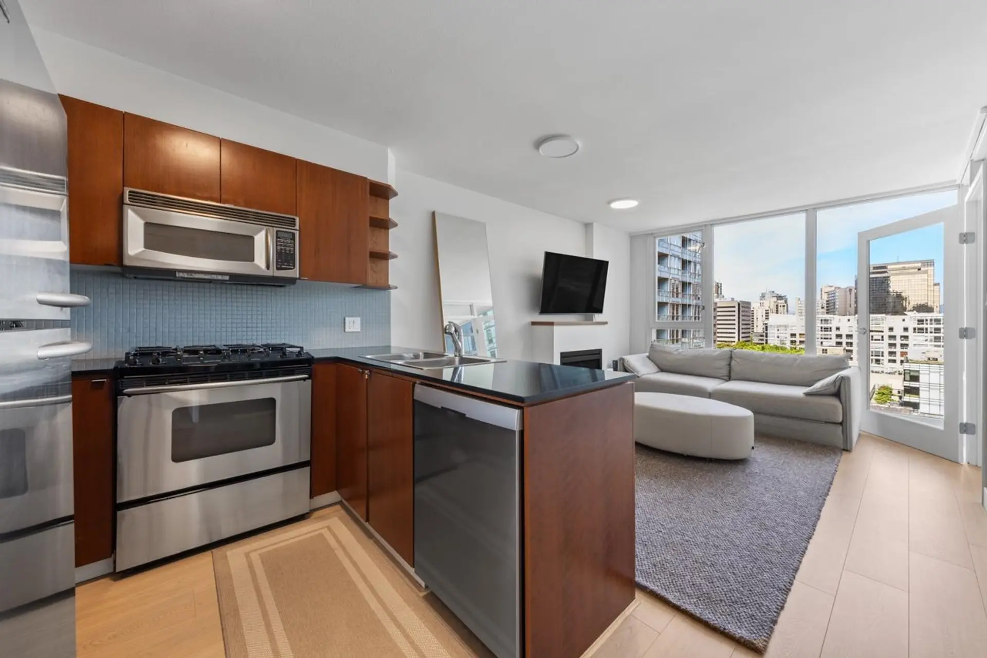 #1102 822 Seymour Street - Image 1