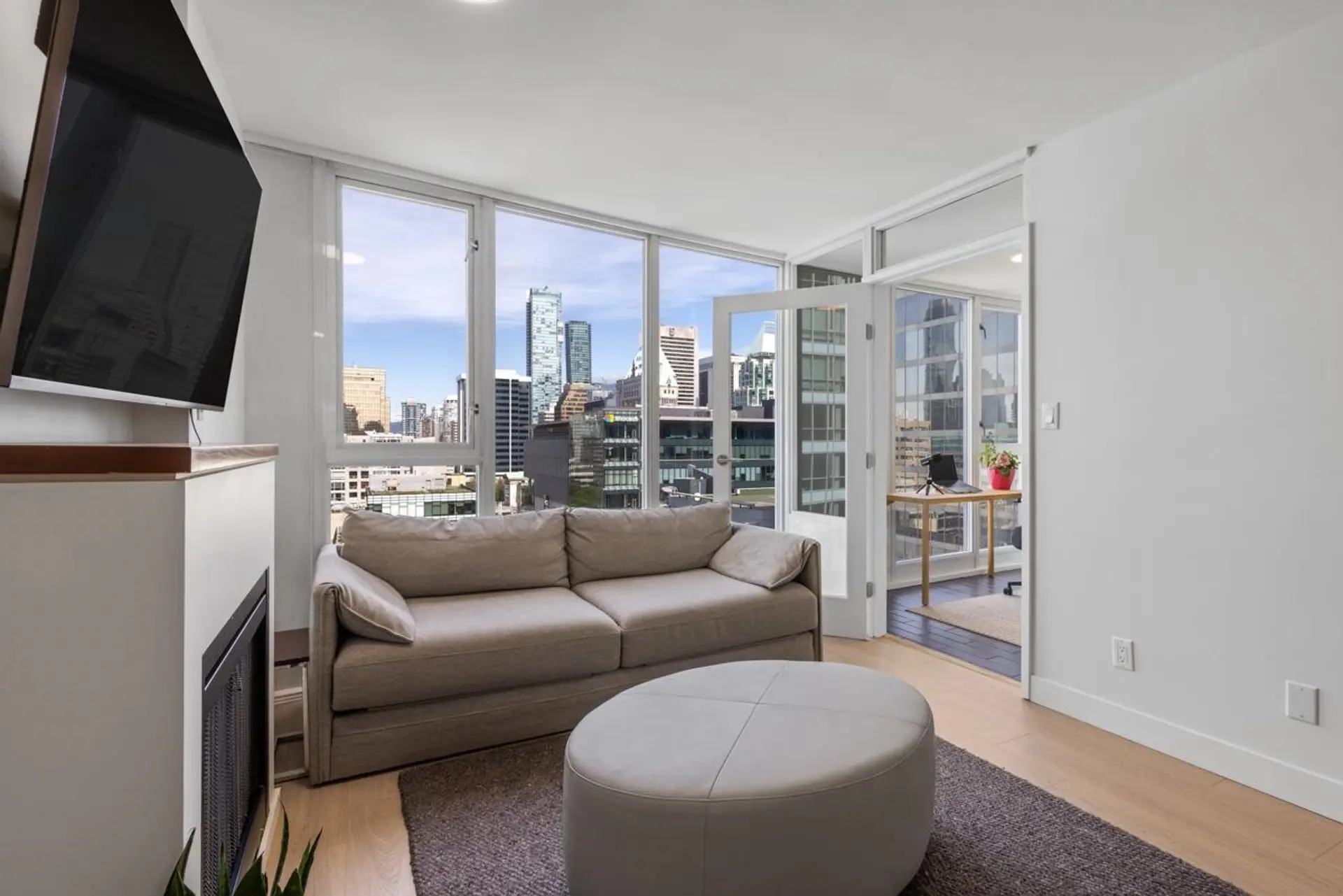 #1102 822 Seymour Street - Image 4