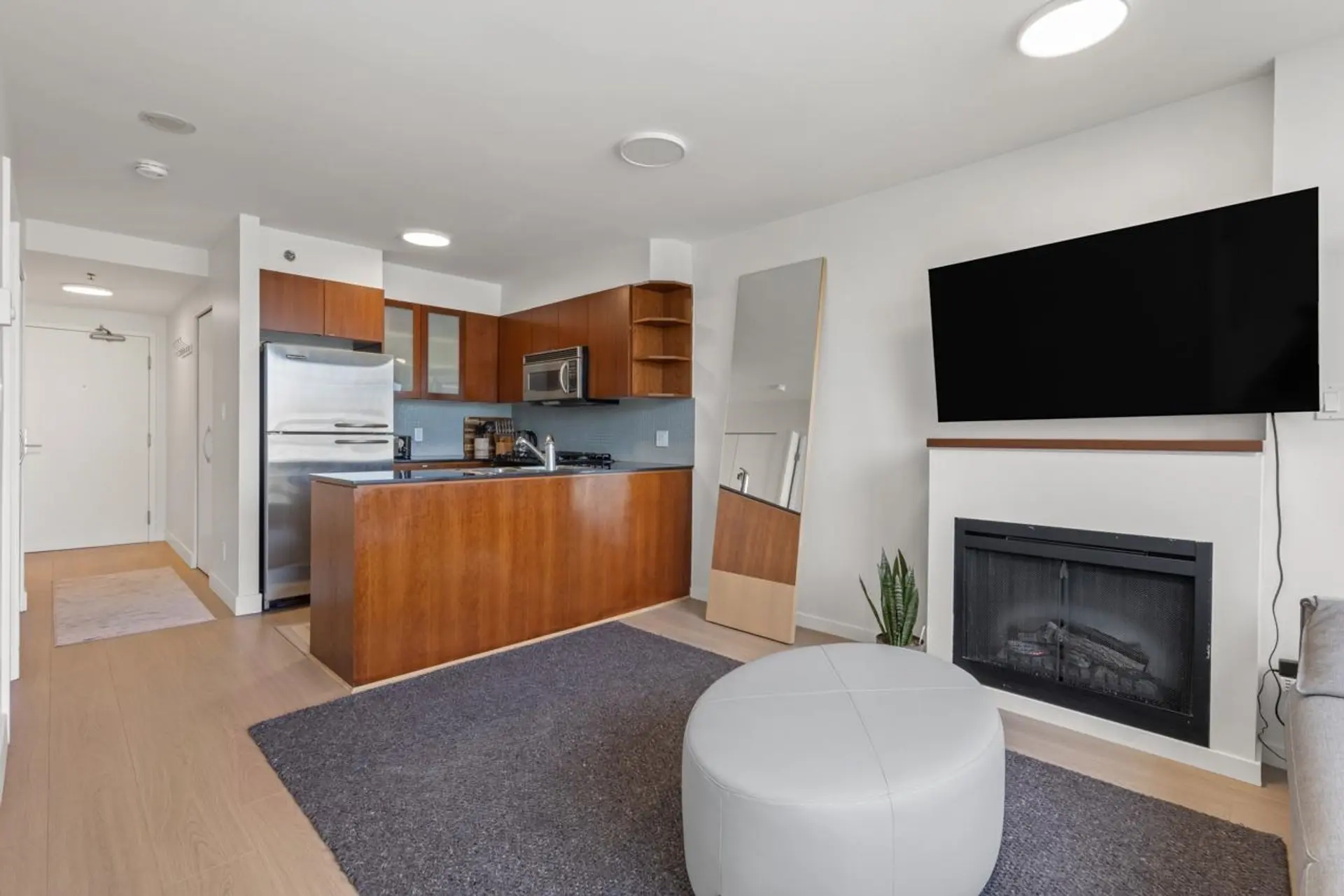 #1102 822 Seymour Street - Image 8