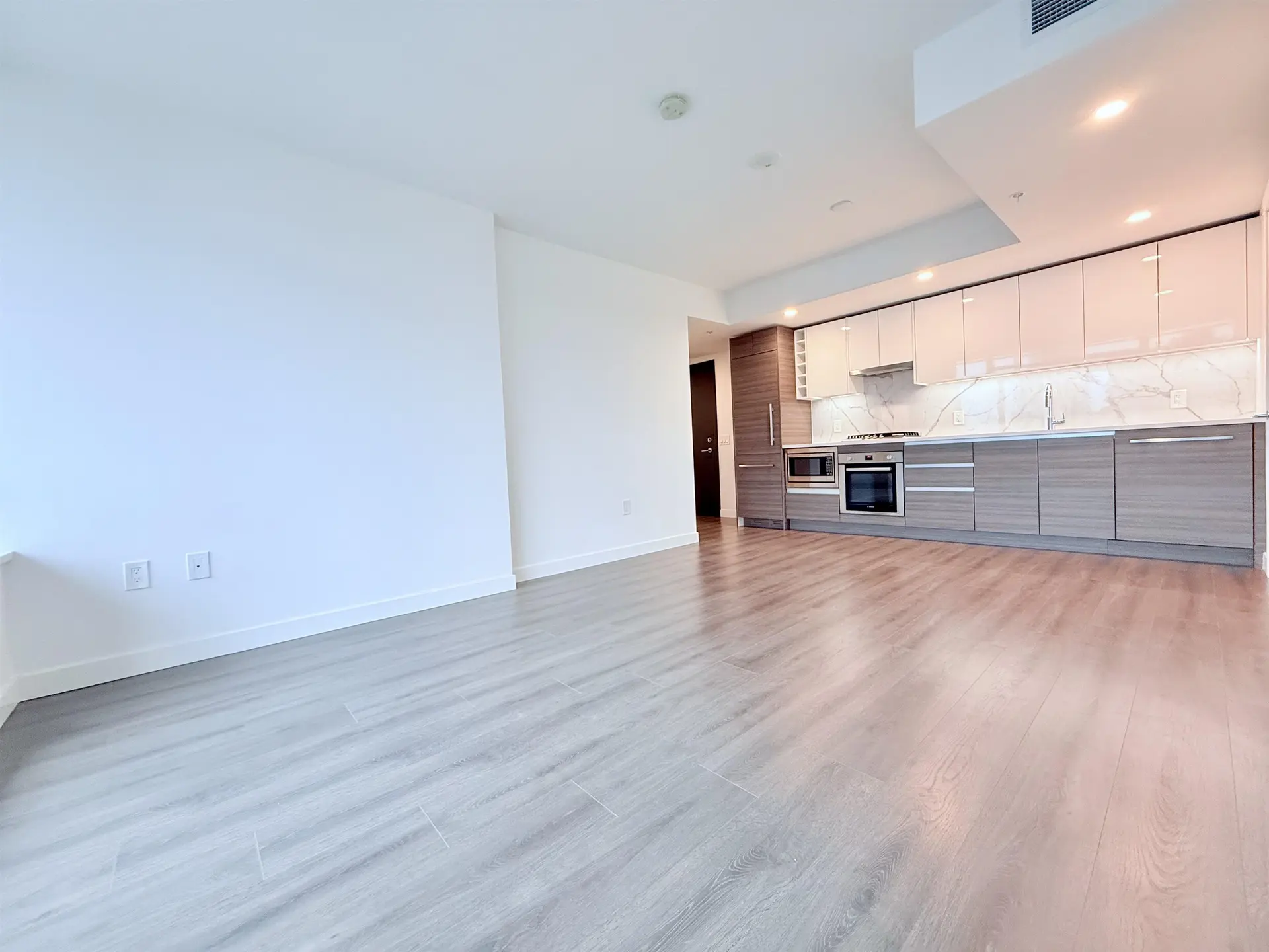 #1806 823 Carnarvon Street - Image 2