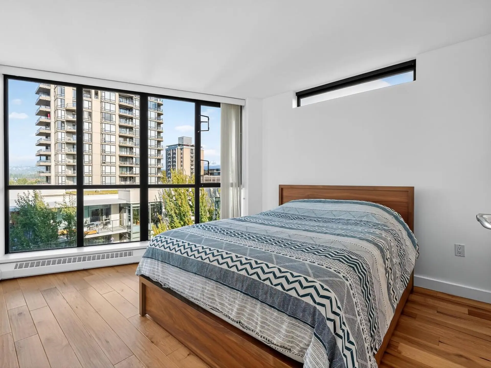 #907 124 W 1st Street - Image 12