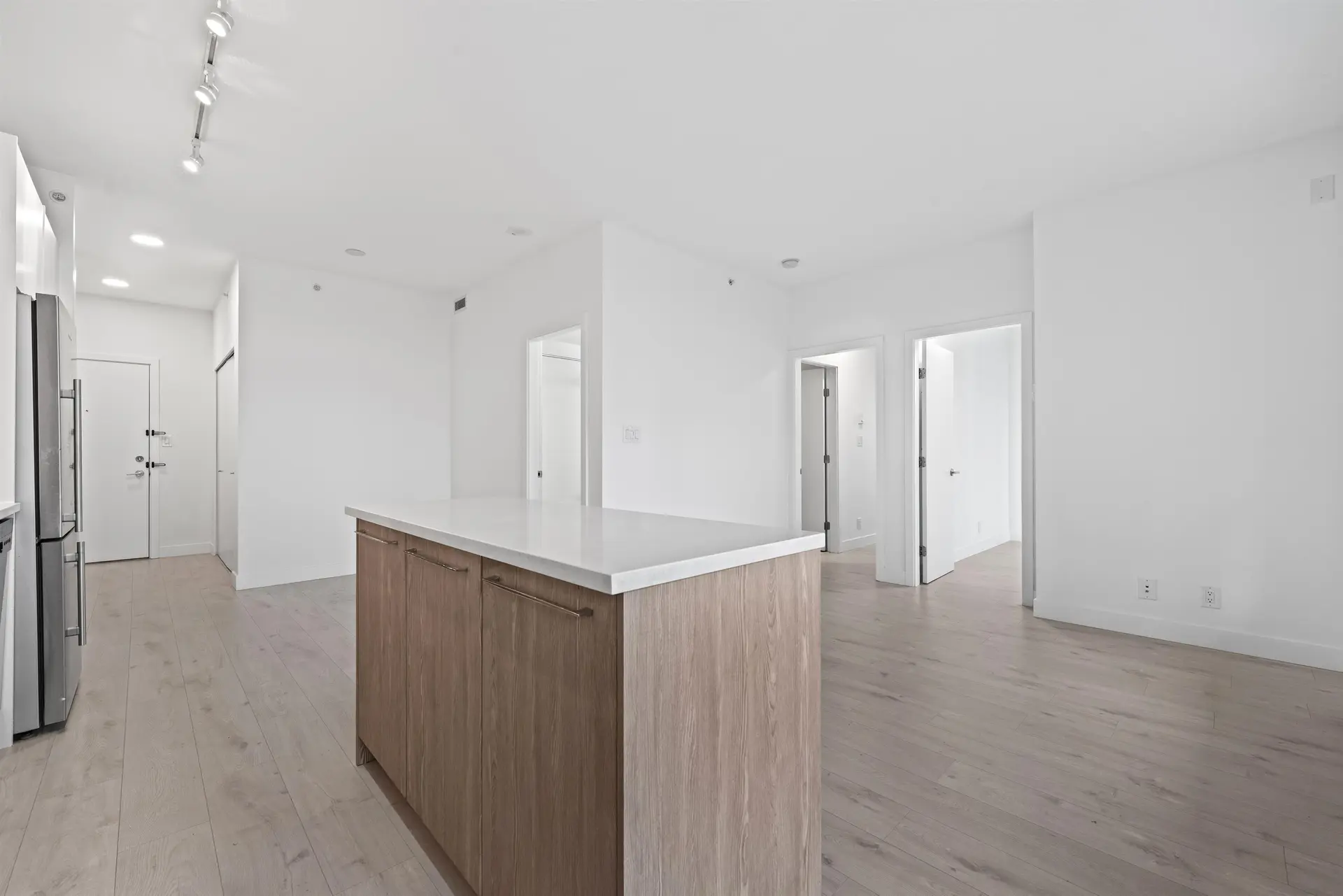 #508 691 North Road - Image 12