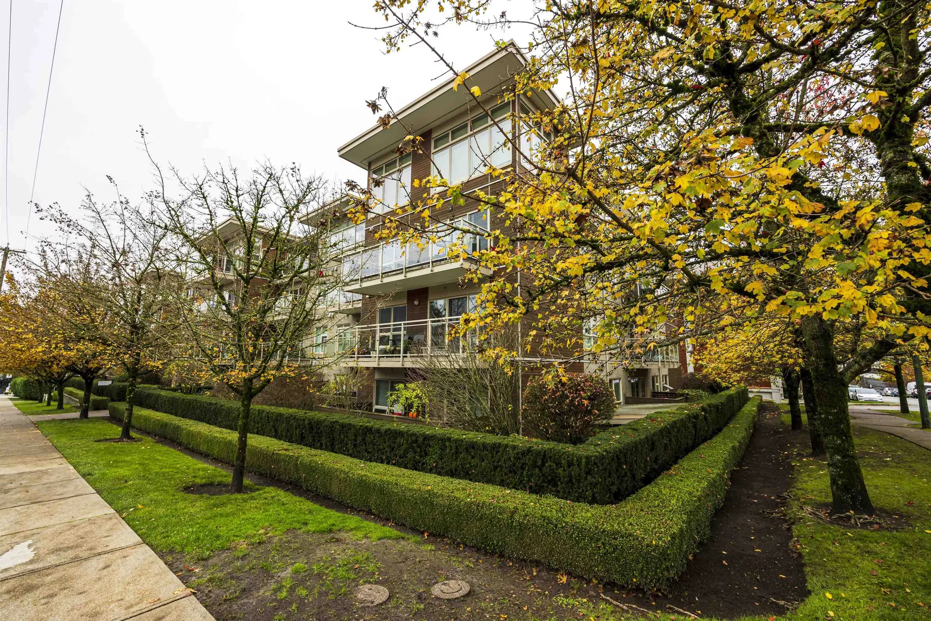 #PH7 1033 St Georges Avenue - Image 2