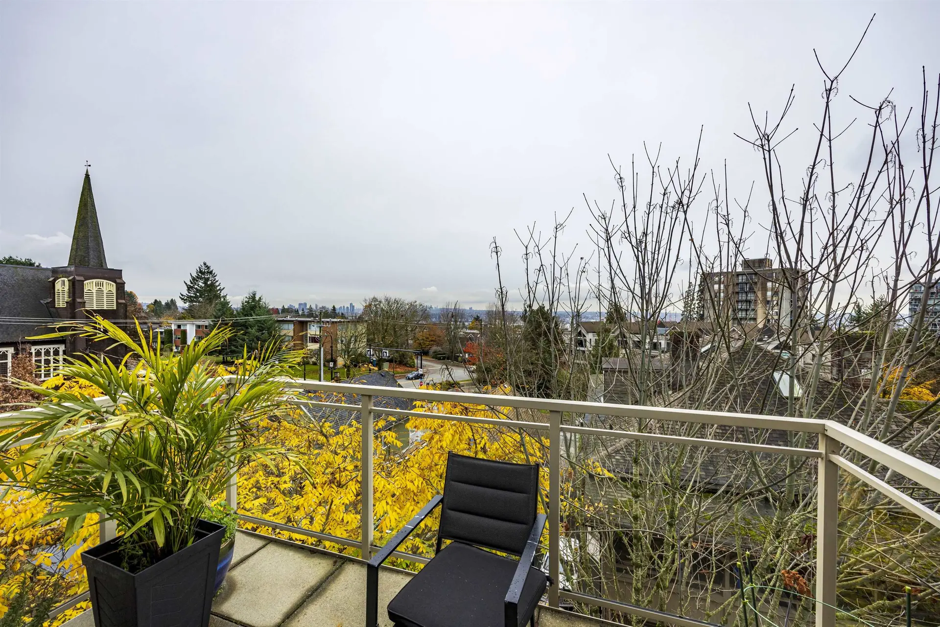 #PH7 1033 St Georges Avenue - Image 5