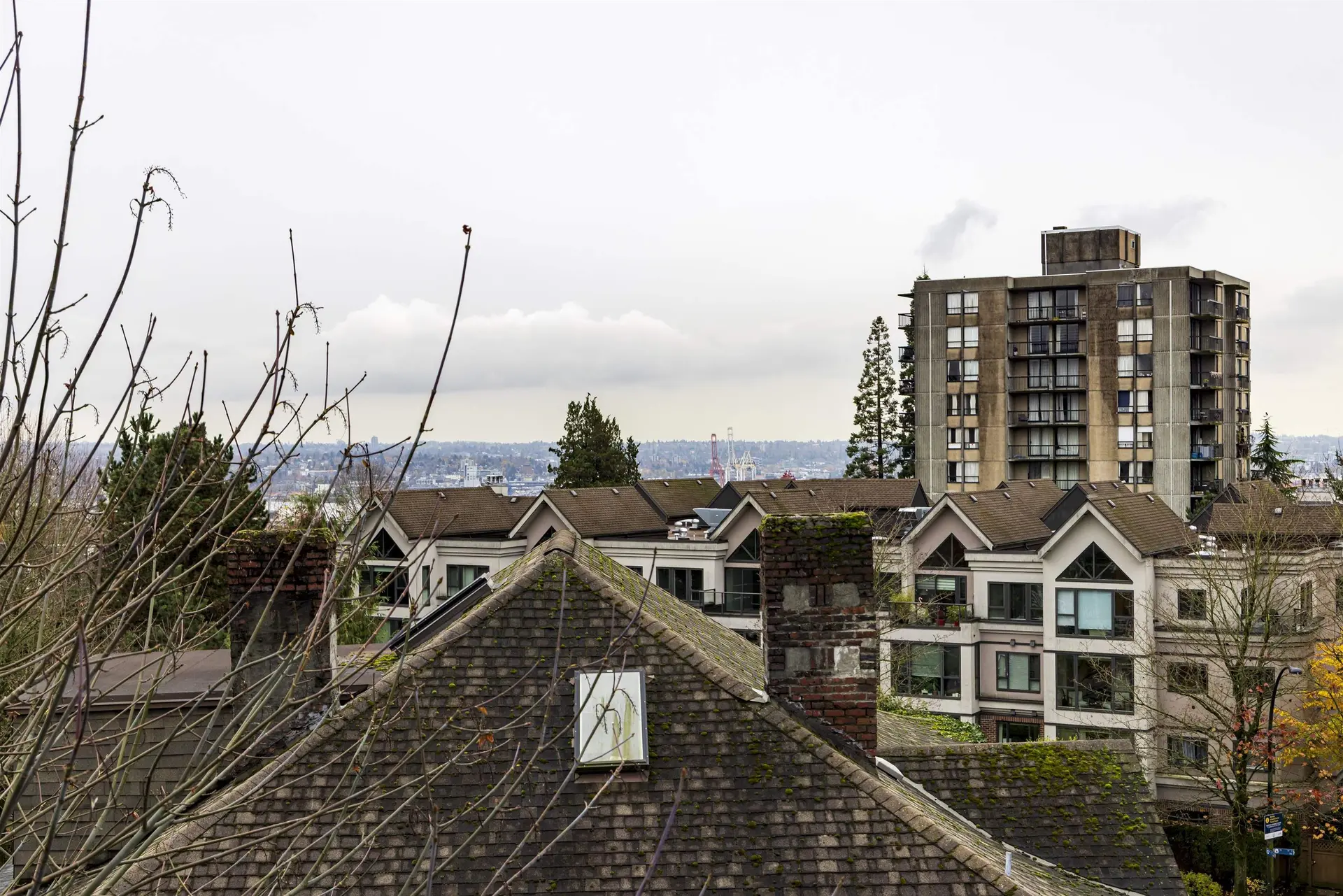 #PH7 1033 St Georges Avenue - Image 3