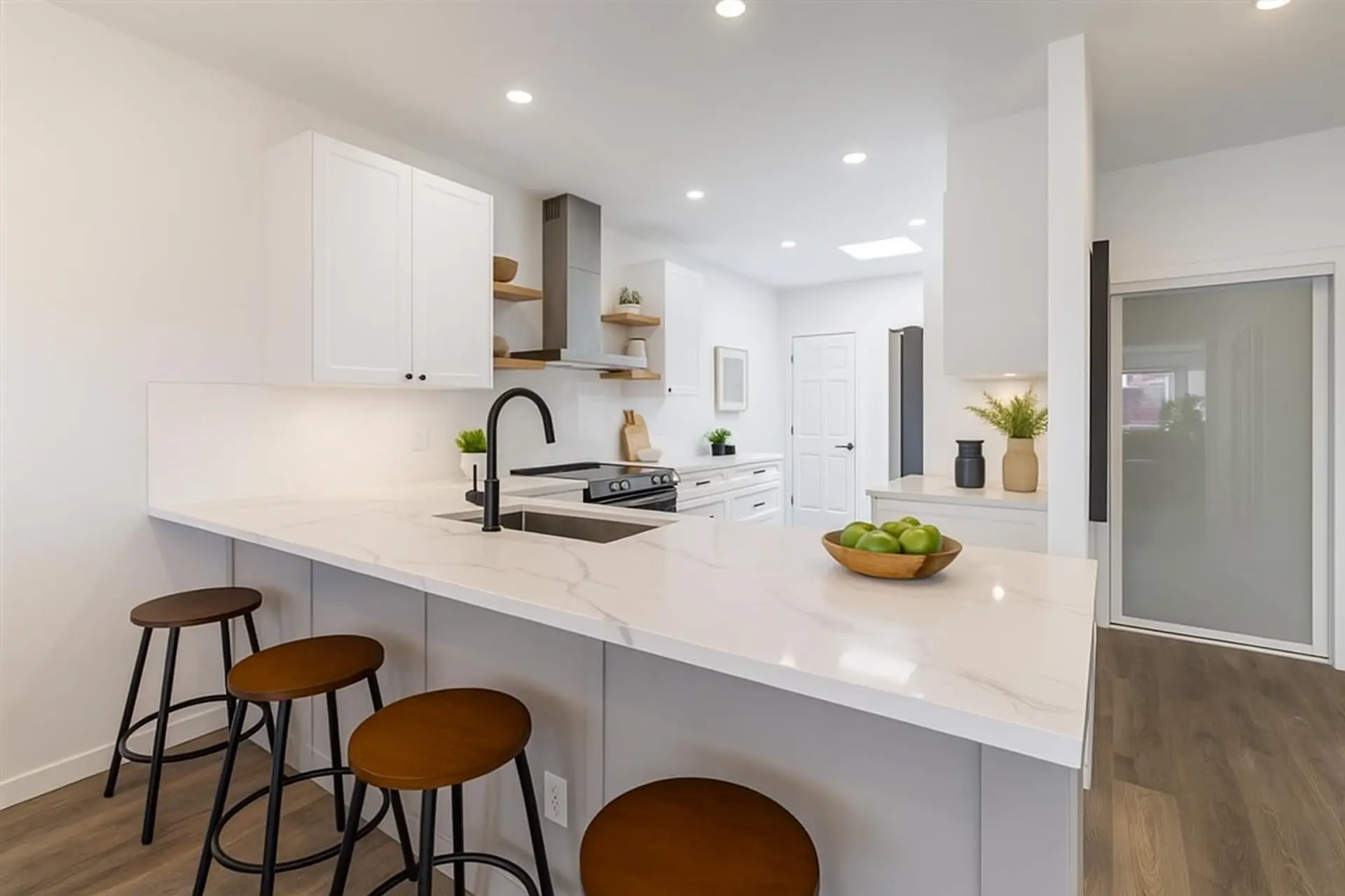 #307 15300 17 Avenue - Image 2