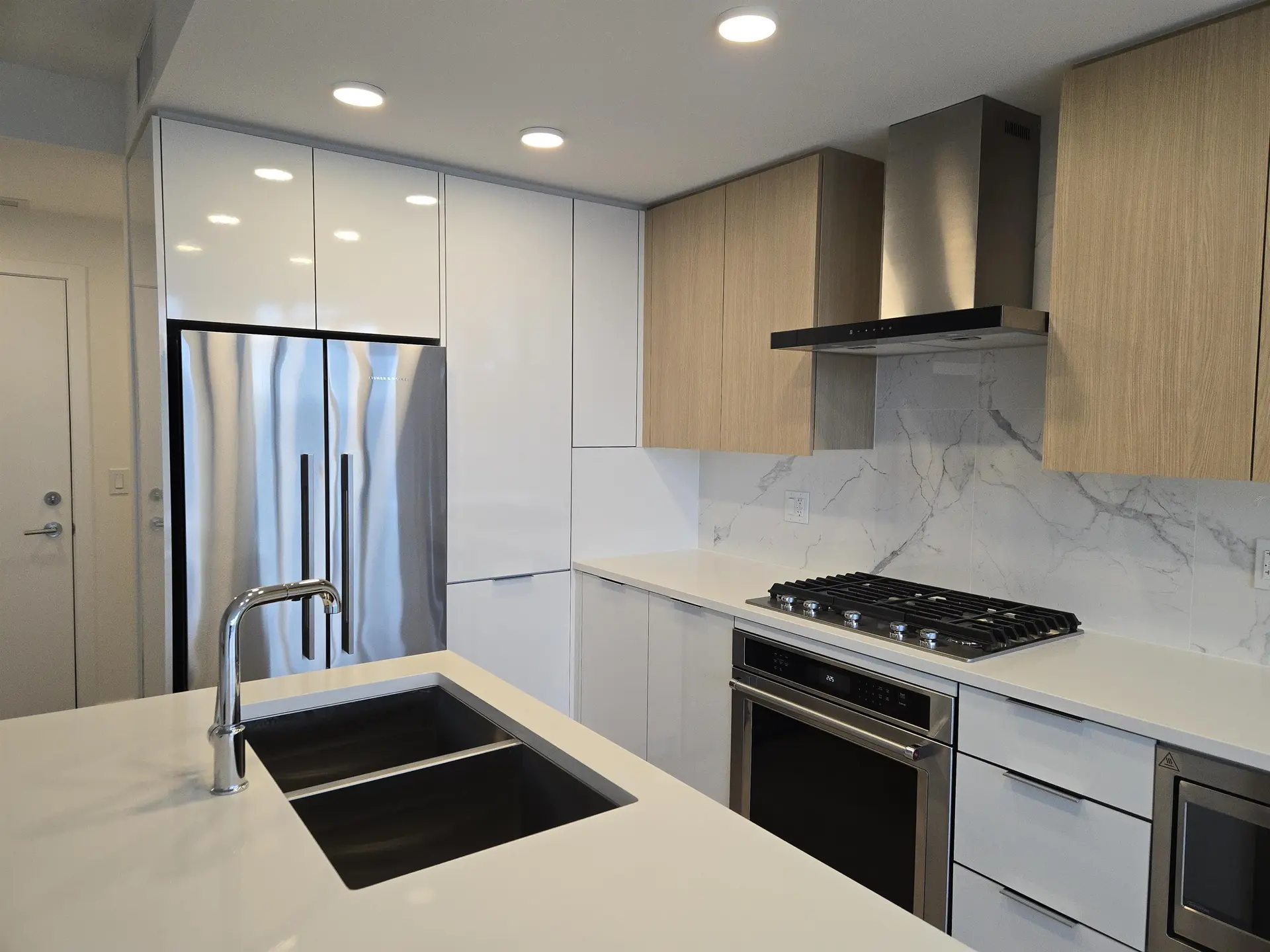 Property at #407 7769 PARK CRESCENT, Burnaby, BC