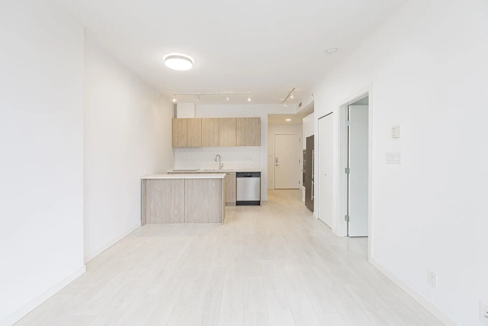 #1705 691 North Road - Image 7