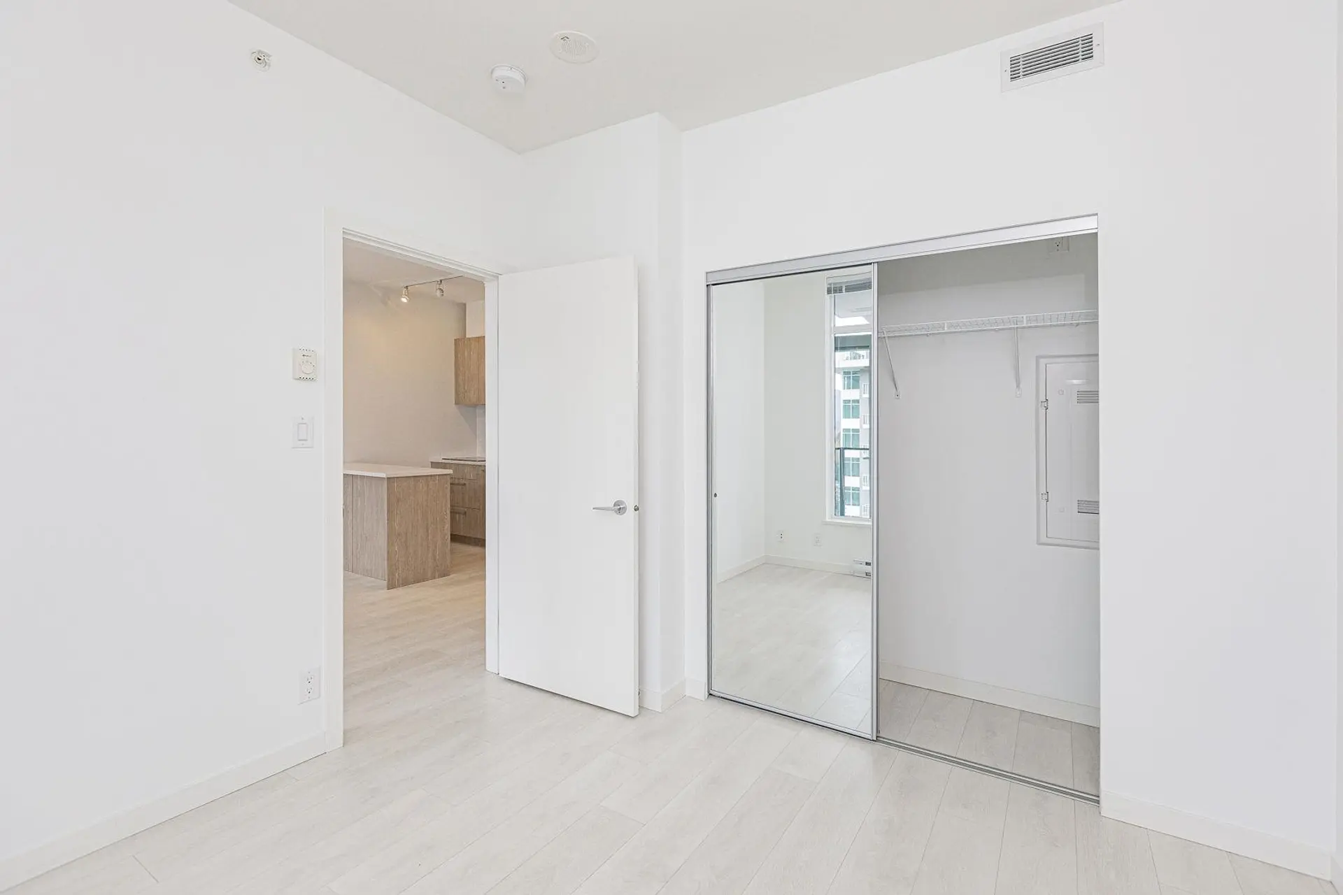 #1705 691 North Road - Image 15