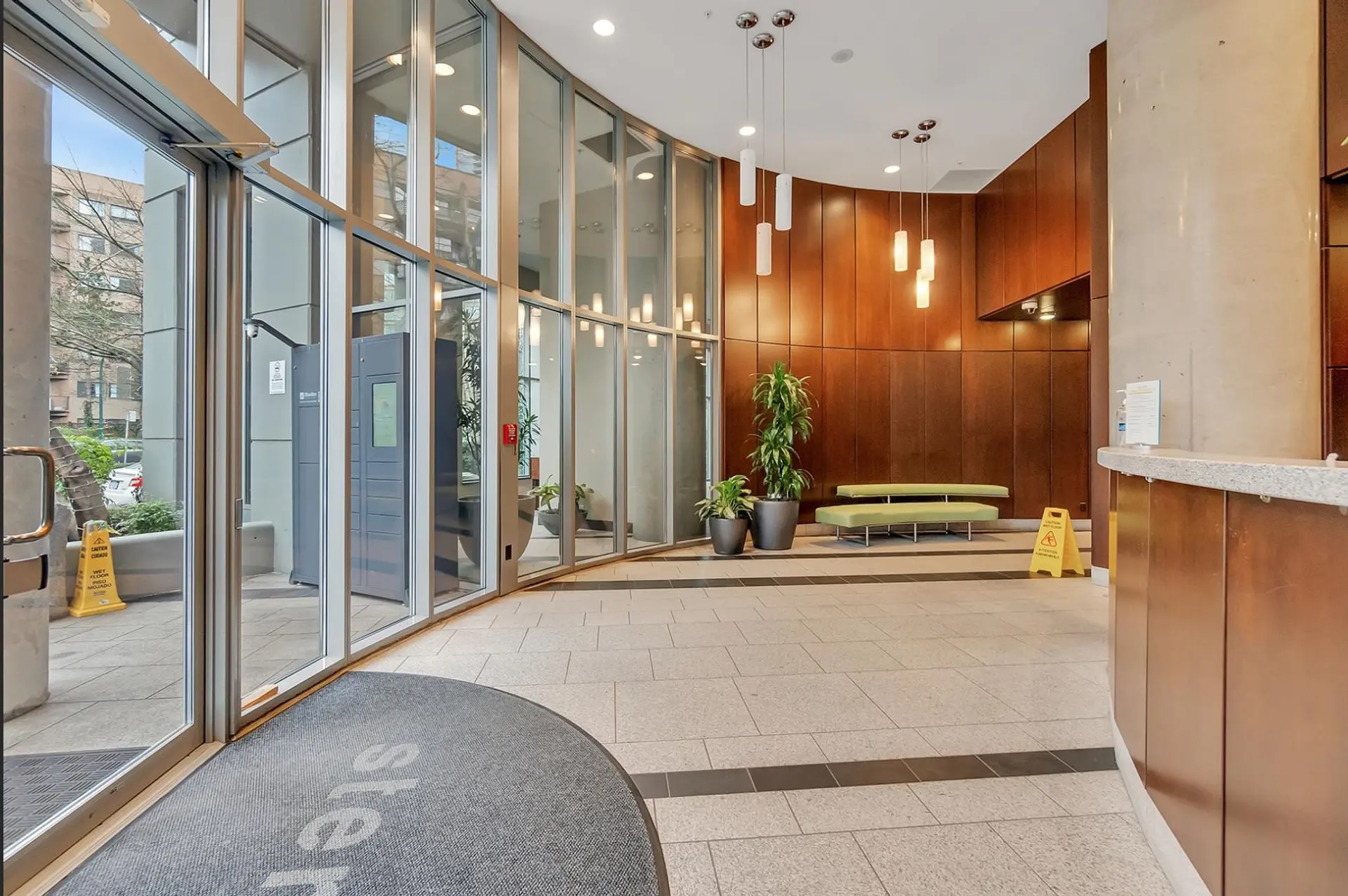 #1907 1050 Smithe Street - Image 4