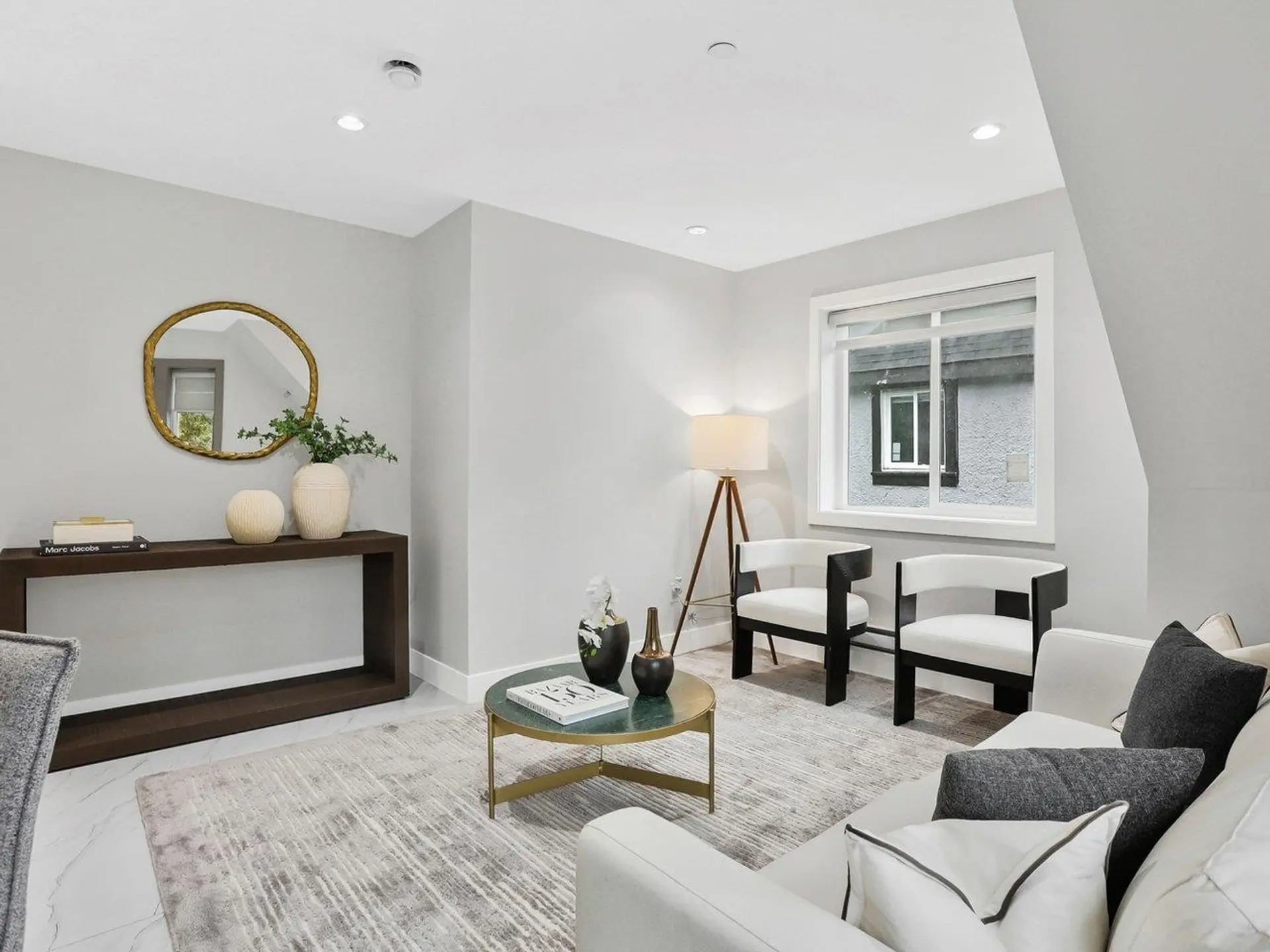 1018 E 24th Avenue - Image 7