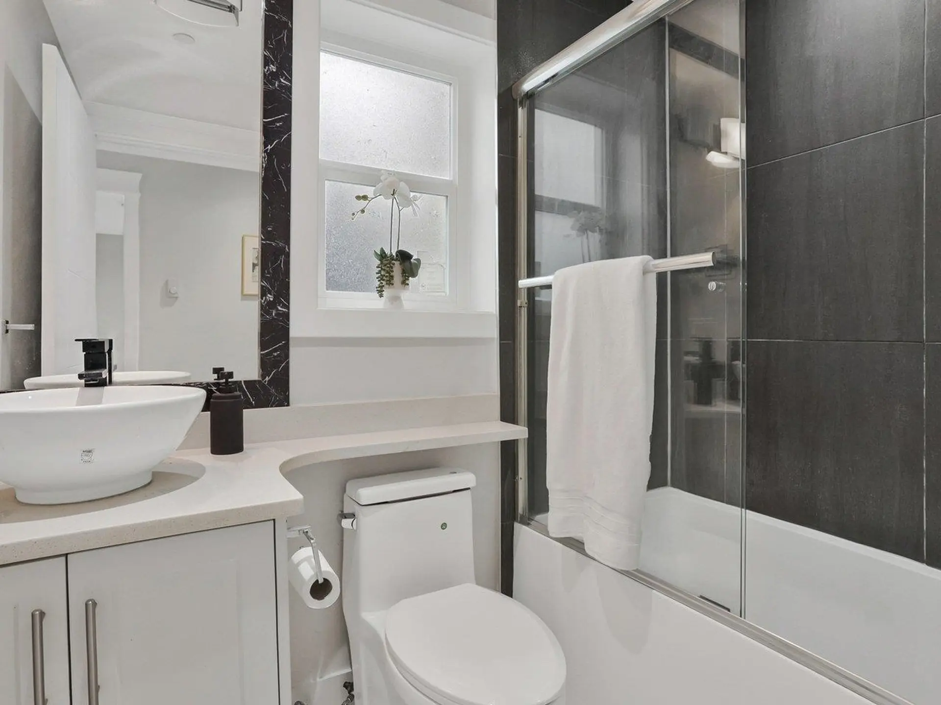1018 E 24th Avenue - Image 15