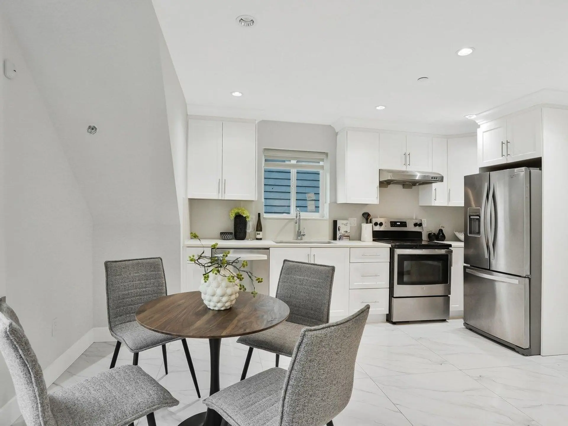 1018 E 24th Avenue - Image 11