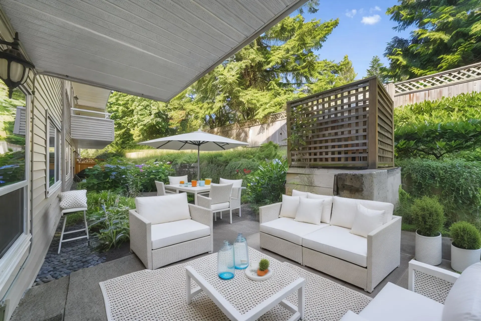 #215 450 Bromley Street - Image 2