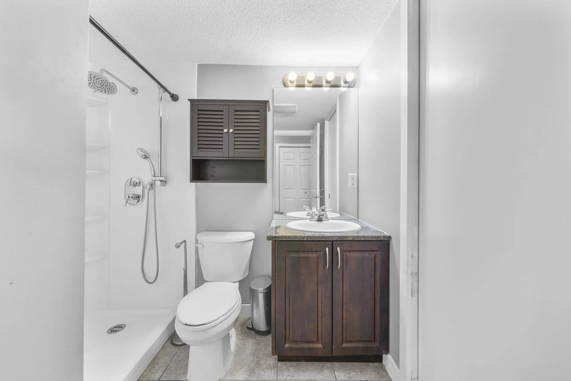 #215 450 Bromley Street - Image 6