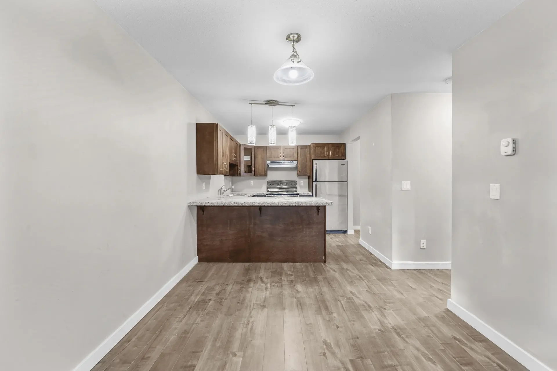 #215 450 Bromley Street - Image 12