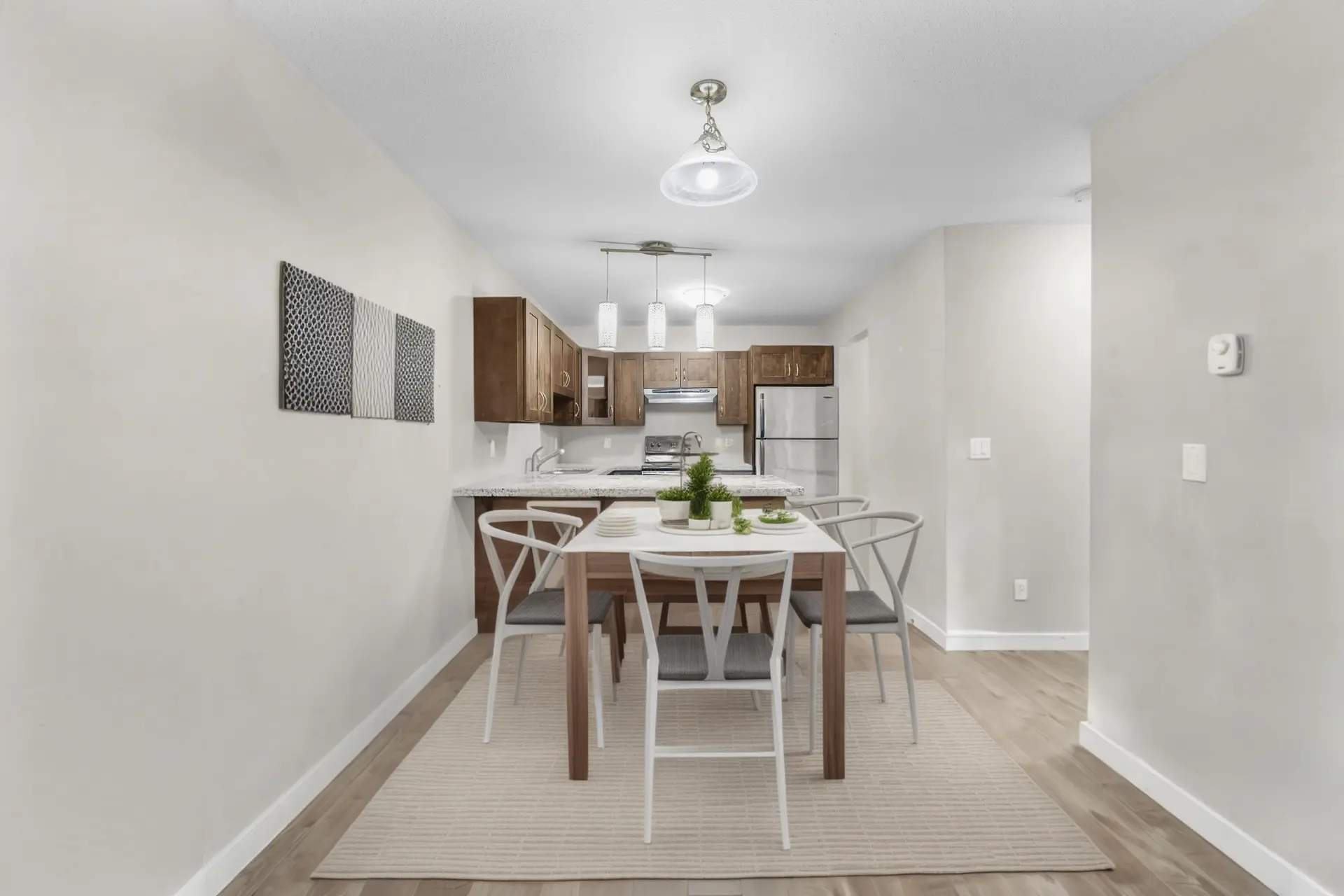 #215 450 Bromley Street - Image 3